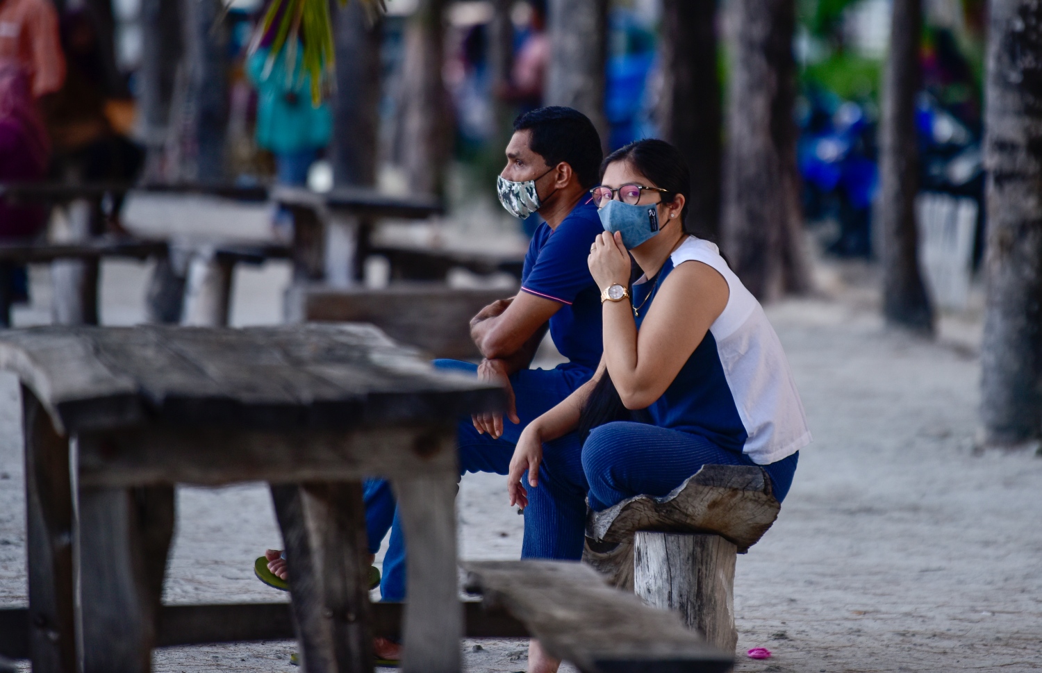 ހުޅުމާލެ: އޮގަސްޓް 18، 2021: އިންޑިއާ ޓޫރިސްޓުންތަކެއް ހުޅުމާލެ ބީޗް ސަރަހައްދުގައި މަޑުކޮށްލައިގެން: އެއީ މެދުއިރުމައްޗަށް ދާ އިންޑިއާ މީހުން. ރާއްޖެ އައިސް އުޅެނީ ޓްރާންސިޓް ވުމަށް. ވަރަށް ގިނަ އަދަދެއްގެ އިންޑިއާ ޓޫރިސްޓުން ރާއްޖެ އައިސްފައިވޭ.-- ފޮޓޯތައް: އަހުމަދު އަވްޝަން އިލްޔާސް /މިހާރު