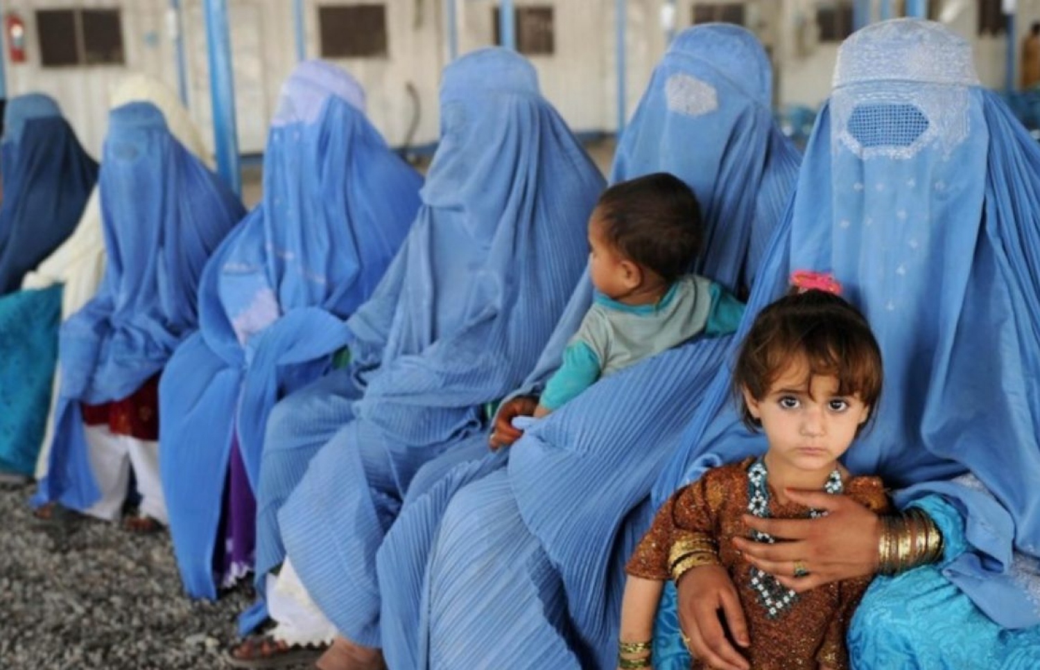 އަފްގާނިސްތާނުގެ އަންހެނުންތަކެއް މޫނުބުރުގާގައި