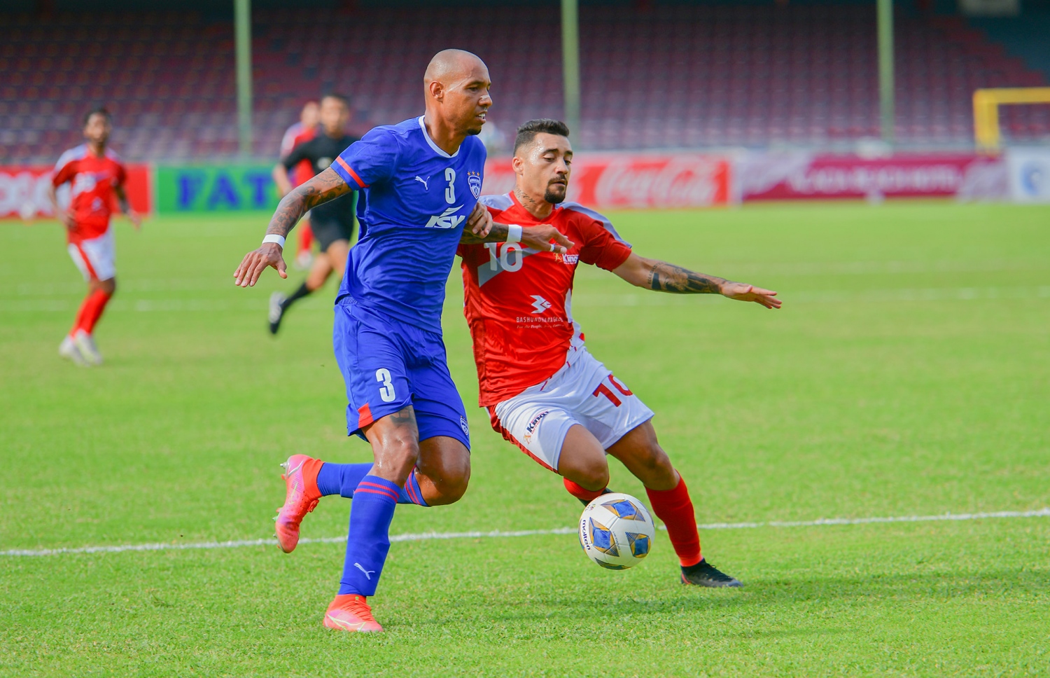 ބެންގަލޫރާއި ބަށުންދަރާ މިއަދު ކުޅުނު މެޗުގެ ތެރެއިން --- ފޮޓޯ: އެފްއޭއެމް