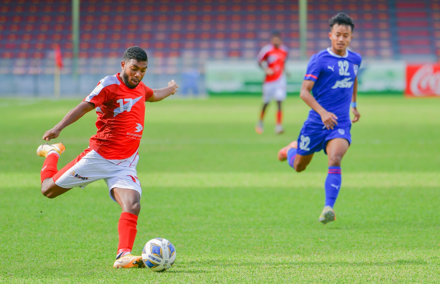 ބެންގަލޫރާއި ބަށުންދަރާ މިއަދު ކުޅުނު މެޗުގެ ތެރެއިން --- ފޮޓޯ: އެފްއޭއެމް