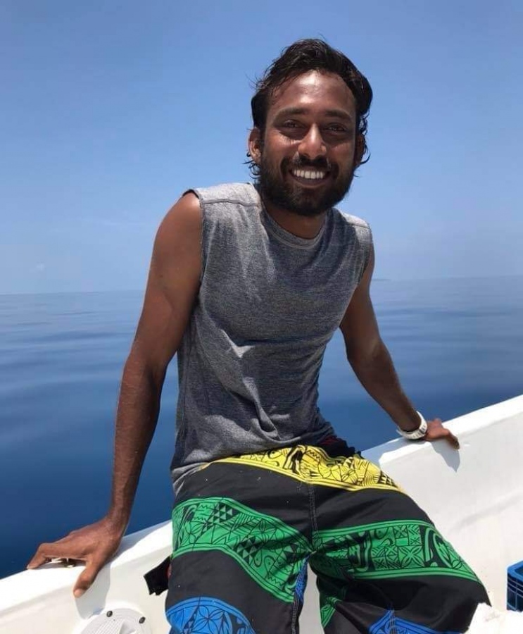 ހަނިމާދޫގައި އަމިއްލަ ކައިޓްބޯޑުތައް ހަދާ މުހައްމަދު ޝަހީމް