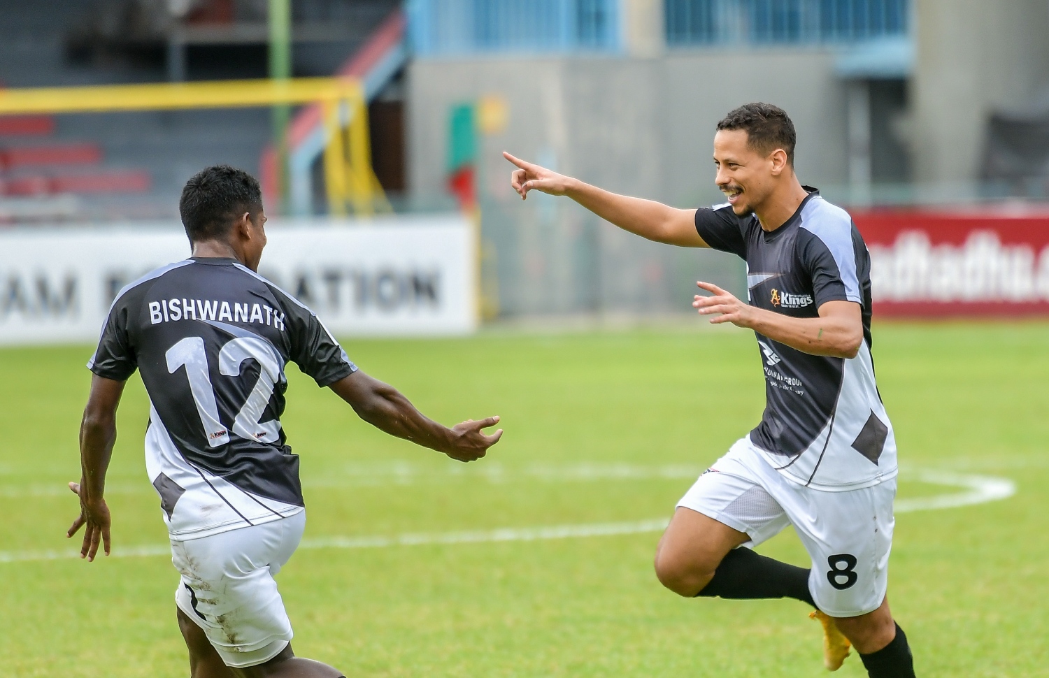 ބަށުންދަރާގެ ލަނޑު ޖެހުމަށް ފަހު ކުޅުންތެރިން އުފާފާޅު ކުރަނީ --- ފޮޓޯ: ނިޝާން އަލީ | މިހާރު