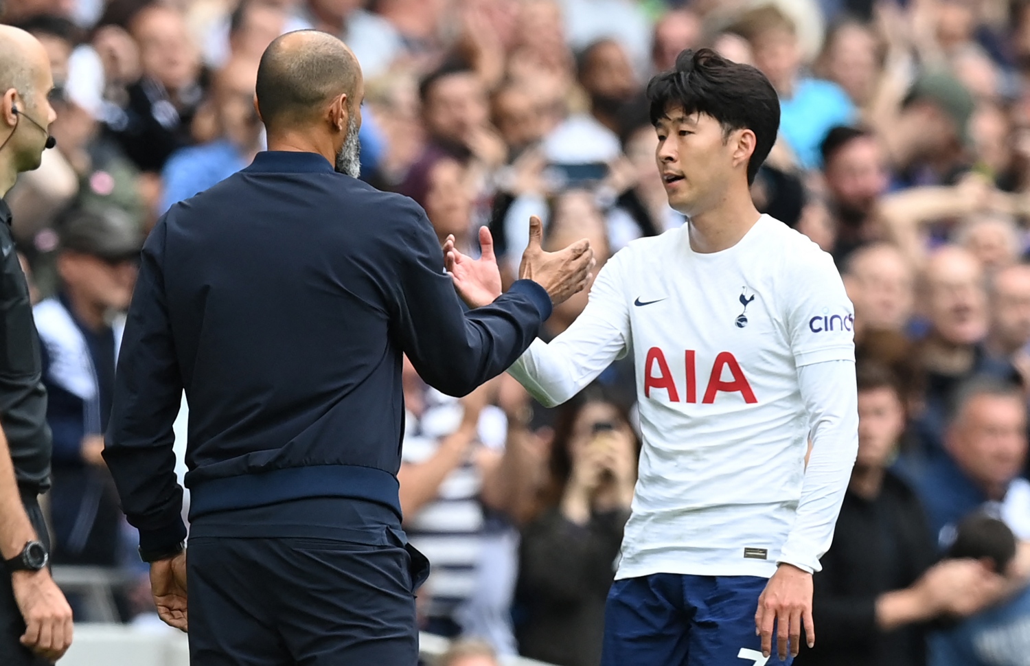 ސޮން އާއި ކޯޗް ނޫނޯ --- ފޮޓޯ: އޭއެފްޕީ