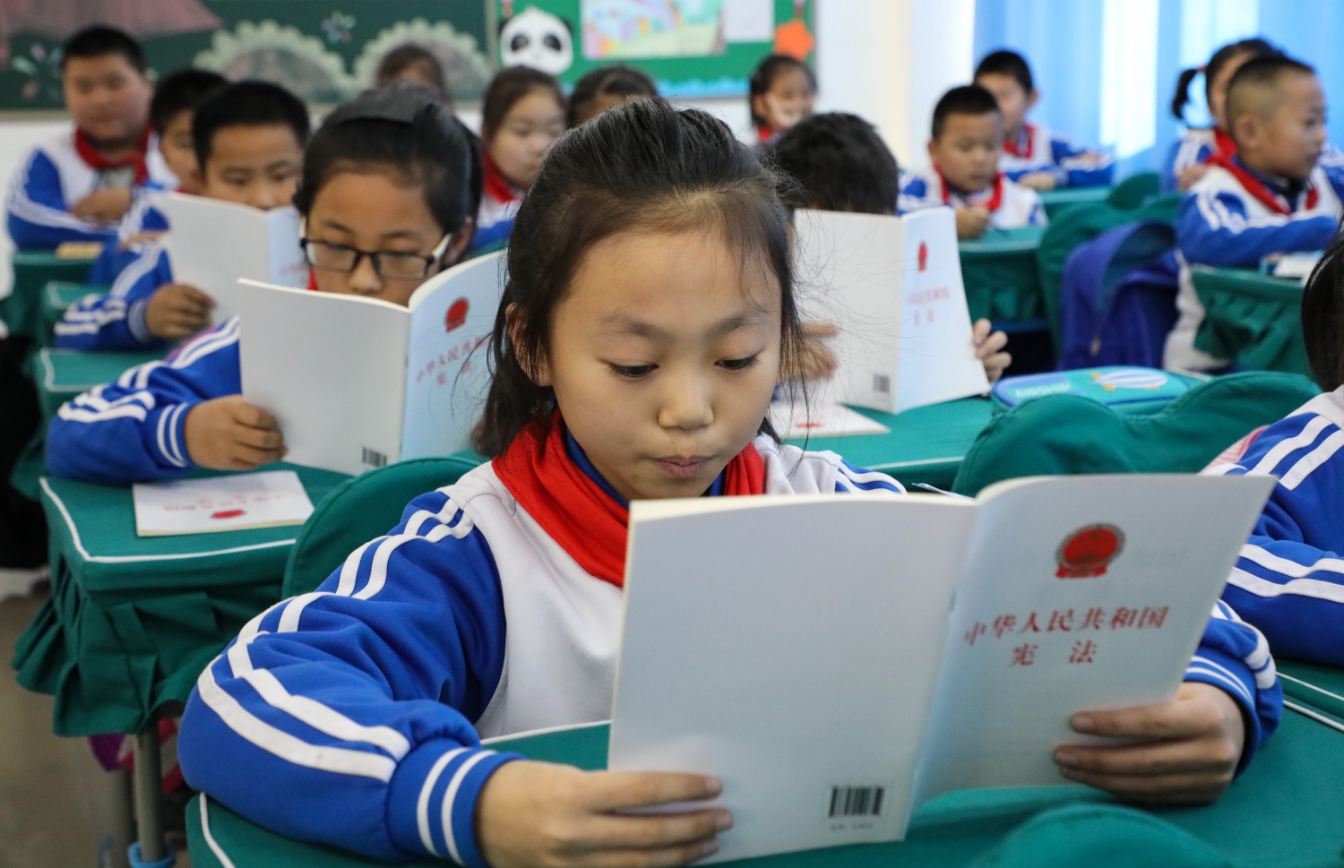 ޗައިނާގެ ދަރިވަރުންތަކެއް ކްލާހެއްގައި.