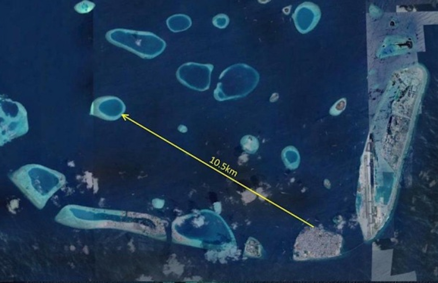 މާލެއާ 10.5 ކިލޯމީޓަރު ދުރުގައި އޮންނަ ކުޑަގިރި ފަޅު.