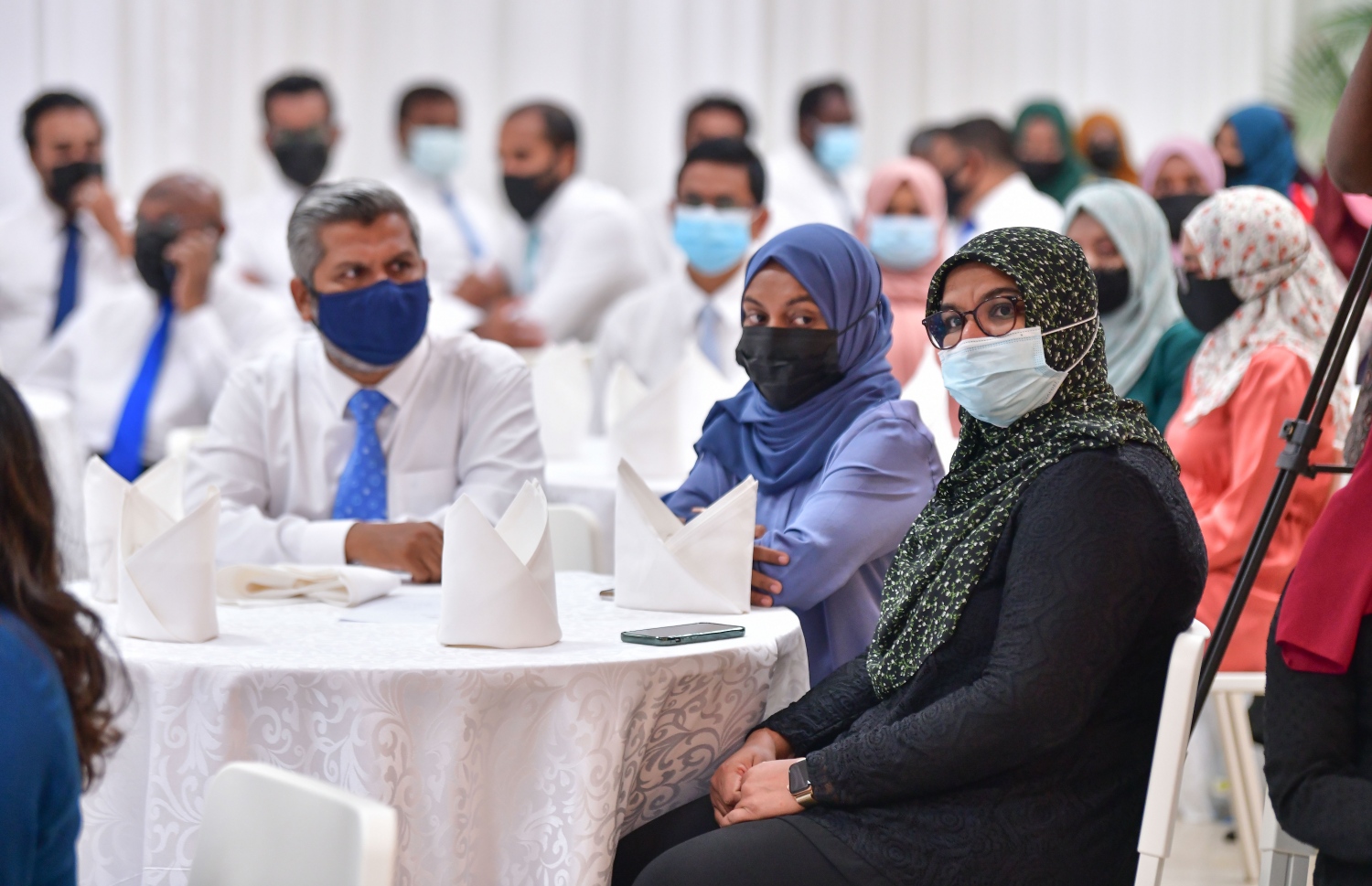 އޭސީސީގެ އާ ވެބްސައިޓާއި މުވައްޒަފުންގެ ހިދުމަތުގެ އަގުވަޒަންކުރަން ބޭއްވި ރަސްމިއްޔާތުގައި އެ ކޮމިޝަންގެ މުވައްޒަފުން ބައިވެރިވަނީ.- ފޮޓޯ: ނިޝާން އަލީ/ މިހާރު