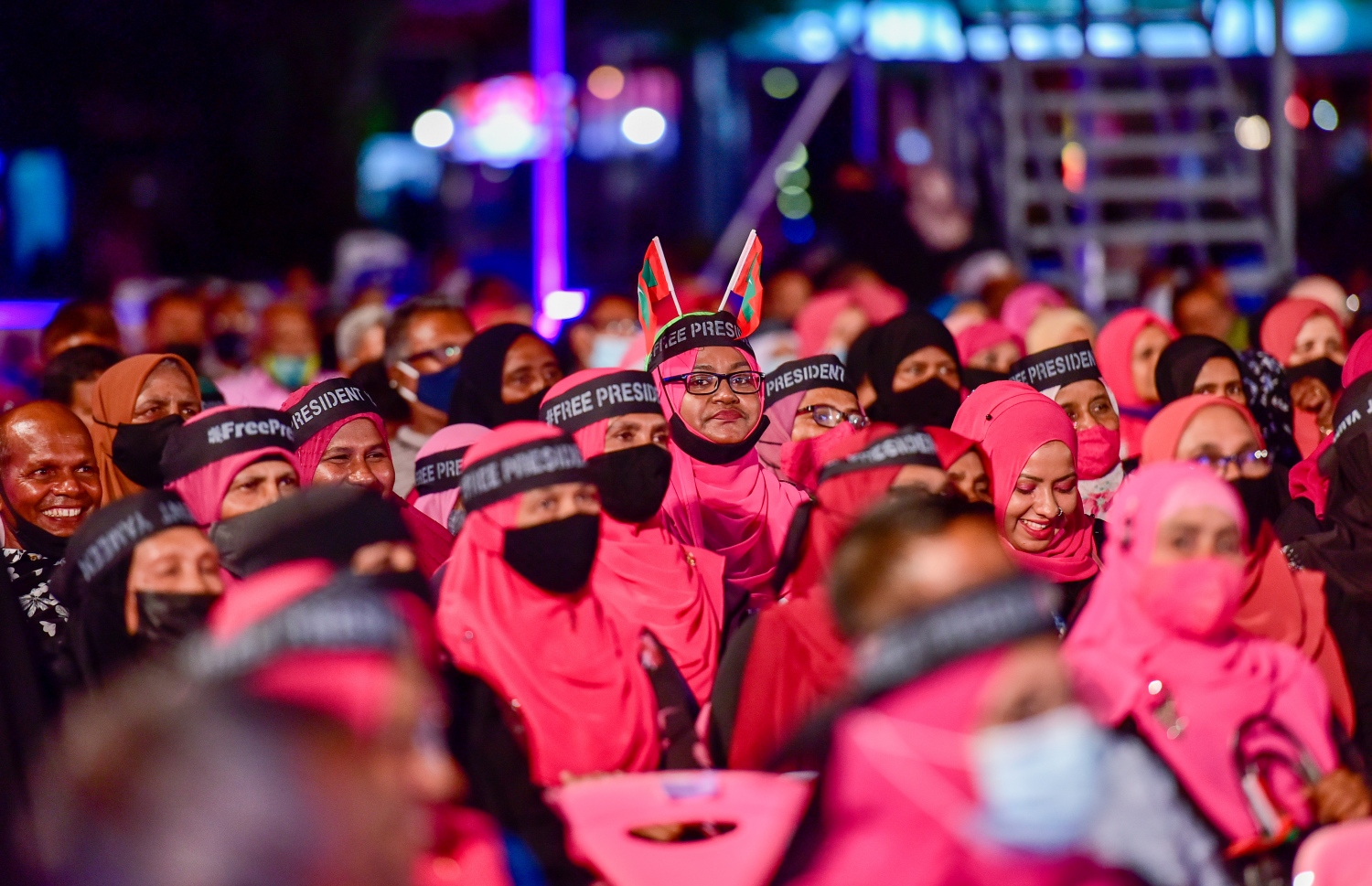 އިދިކޮޅު ޕީޕީއެމް/ޕީއެންސީ ކޯލިޝަނުން ކާނިވަލުގައި "އައްޑަނަ" ނަމުގައި ބޭއްވި ޖަލްސާގެ ތެރެއިން.-- ފޮޓޯ: އަހުމަދު އަވްޝަން/ މިހާރު