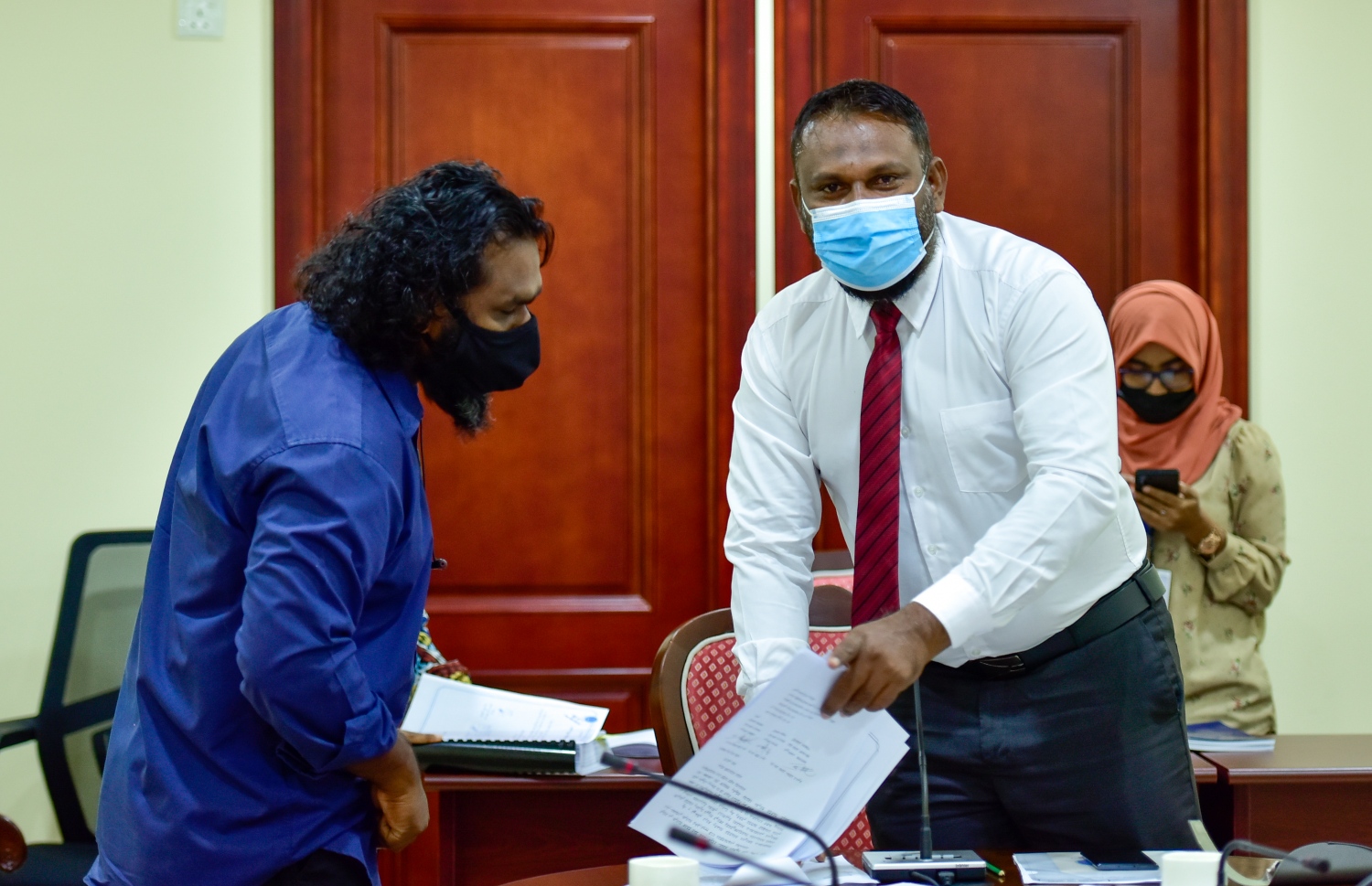 ޕެޓިޝަން ކޮމިޓީގައި ހިޔާ ޔޫނިއަންގެ އިސް ބޭފުޅަކު-- ފޮޓޯ: އަހުމަދު އަވްޝަން/ މިހާރު