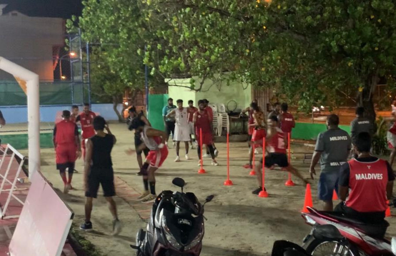 ގައުމީ ބާސްކެޓް ޓީމު ޕްރެކްޓިހުގައި