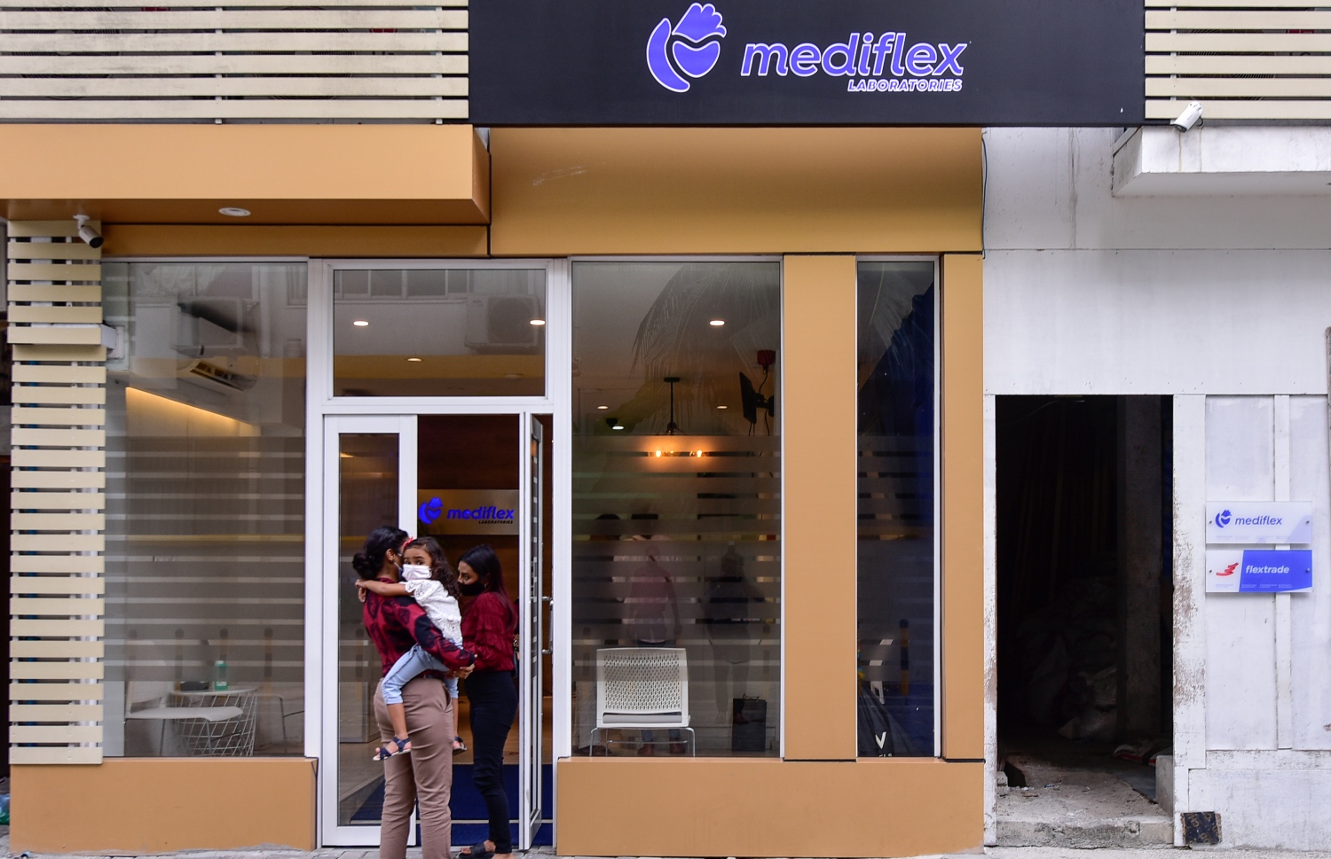 މެޑިފްލެކްސް ލެބޯޓަރީ: މިތަން ހުންނަނީ އައިޖީއެމްއެޗާ ވަރަށް ކައިރީގައި -- ފޮޓޯ: ނިޝާން އަލީ/ މިހާރު