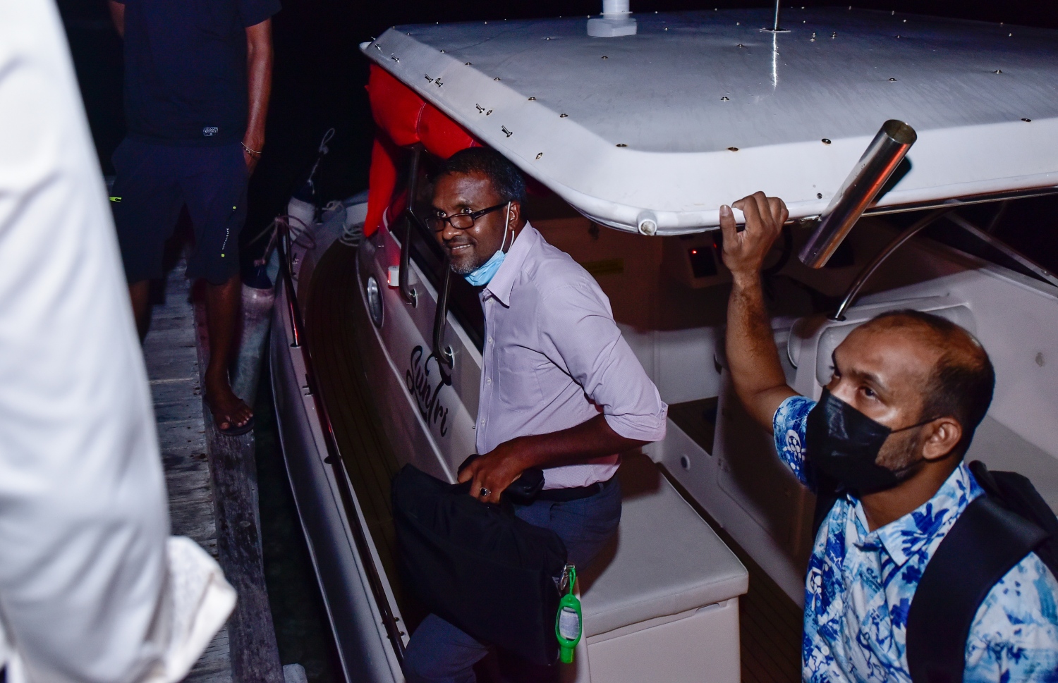 ރިިހިވެލި ރިސޯޓް: ސެޕްޓެމްބަރު 7، 2021: ކެތީގެ ވަކީލު މުހުތާޒު ރިހިވެލި ރިސޯޓައް އަރަނީ -- ފޮޓޯ: އަހުމަދު އަވްޝަން އިލްޔާސް/ މިހާރު