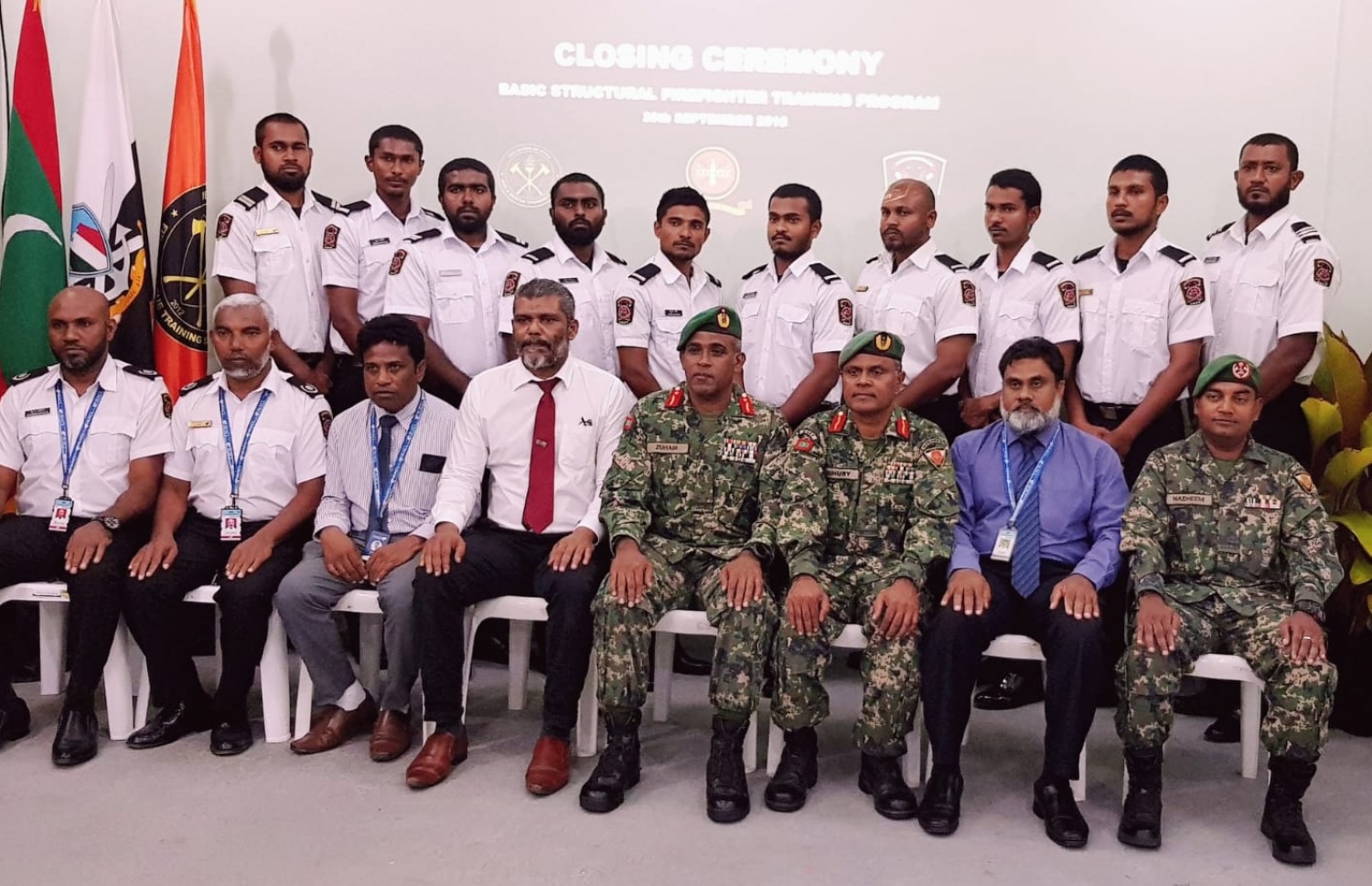 ފަޔާ (ރަތް ޓައީއެއް އަޅުއްވައިގެން) އެމްއޭސީއެލްގެ ފަޔާ ފައިޓިންގެ ބައެއް މުވައްޒަފުންނާ އެކު