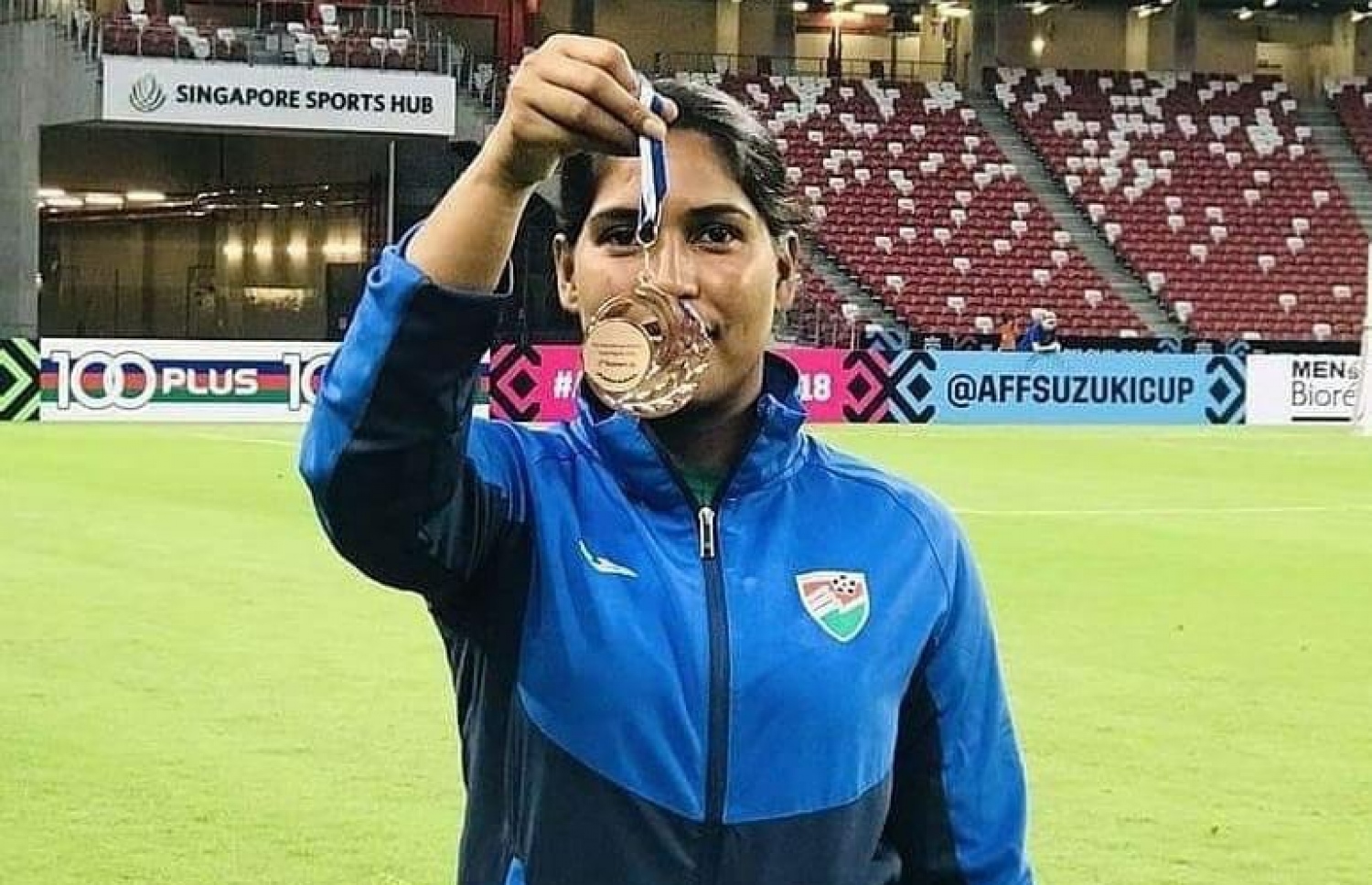 ސިންގަޕޫރު މުބާރާތުން ލިބުނު މެޑަލް ލިޒީ ދައްކާލަނީ