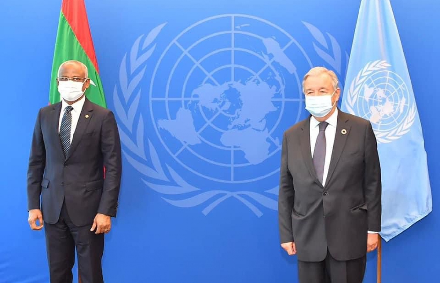 ނިއު ޔޯކް، އެމެރިކާ: ރައީސް އިބްރާހިމް މުހައްމަދު ސޯލިހާއި އދ.ގެ ސެކްރެޓަރީ ޖެނަރަލް އެންޓޯނިއޯ ގުޓާރޭޒް ބައްދަލުކުރައްވަނީ.---ފޮޓޯ: ރައީސް އޮފީސް