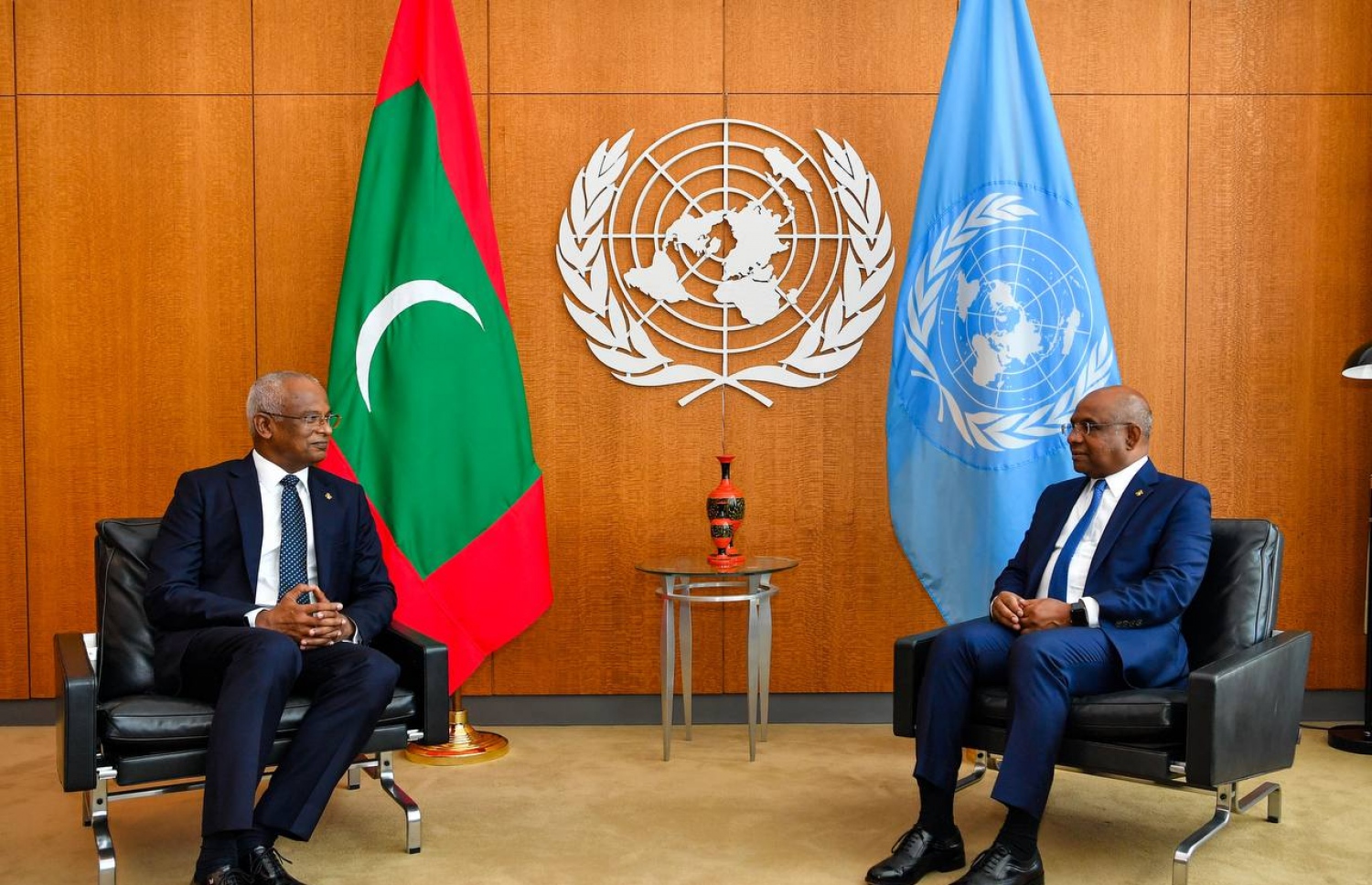 ނިއު ޔޯކް، އެމެރިކާ: ރައީސް އިބްރާހިމް މުހައްމަދު ސޯލިހާއި އދ. ގެ އާންމު މަޖިލީހުގެ 76 ވަނަ ޖަލްސާގެ ރައީސް ޝާހިދު ރަސްމީކޮށް ބައްދަލުކުރައްވަނީ.---ފޮޓޯ: ރައީސް އޮފީސް