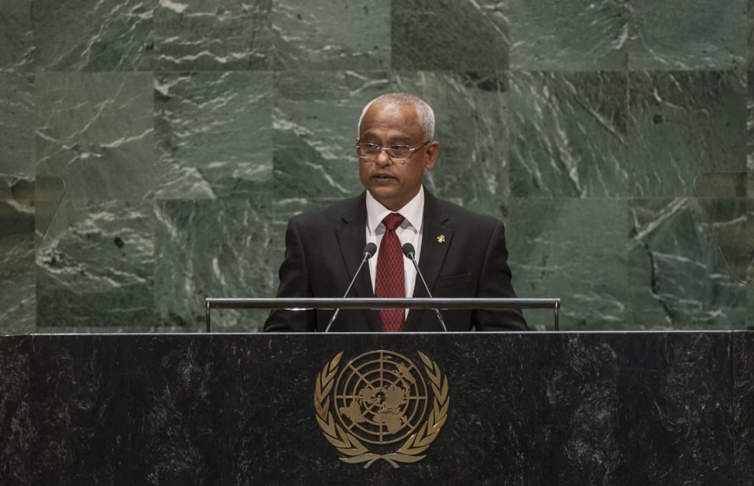 ނިއު ޔޯކް: ސެޕްޓެމްބަރު 21، 2021: ރާއްޖޭގެ ރައީސް އިބްރާހިމް މުހައްމަދު ސޯލިހު އދ. ގެ 76 ވަނަ އާންމު ޖަލްސާގައި ތަގުރީރު ކުރެއްވުން: އެ މަނިކުފާނު ވަނީ މޫސުމީ މައްސަލަތަކާއި ފަލަސްތީނާއި އަފްޣާނިސްތާނު އަދި ޓެރަރިޒަމާ ގުޅޭ ކަންތައްތަކުގައި ދުނިޔެ އަށް ވަރުގަދަ މެސެޖުތަކެއް ދެއްވާފައި.---ފޮޓޯ: ރައީސް އޮފީސް