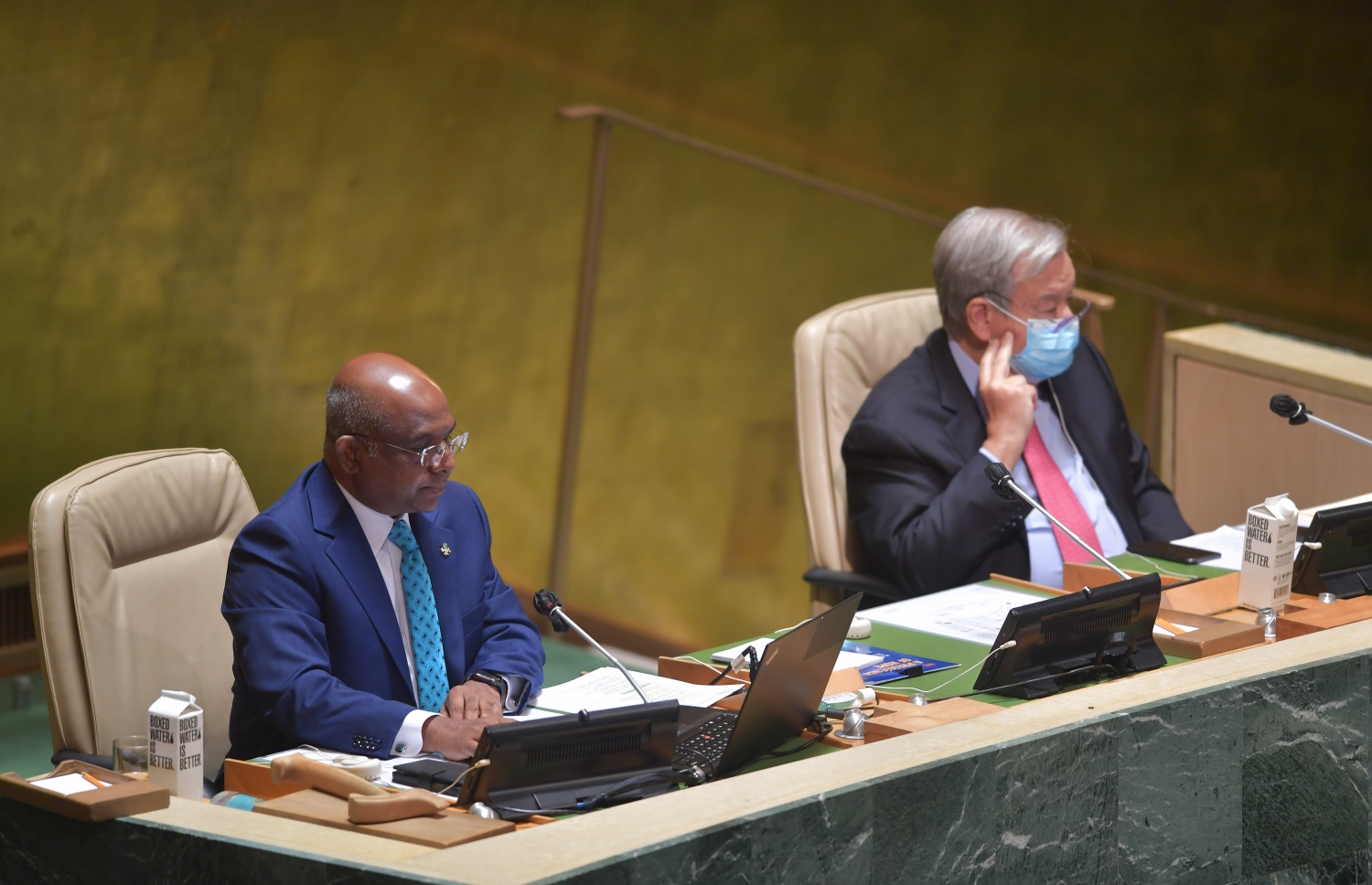 ނިއު ޔޯކް: ސެޕްޓެމްބަރު 21، 2021: އދ. ގެ 76 ވަނަ އާންމު ޖަލްސާގައި އދ. ގެ ރައީސް އަދި ރާއްޖޭގެ ފޮރިން މިނިސްޓަރު އަބްދުﷲ ޝާހިދު (ވ) ރިޔާސަތު ބަލަހައްޓަވަނީ---ފޮޓޯ: ރައީސް އޮފީސް