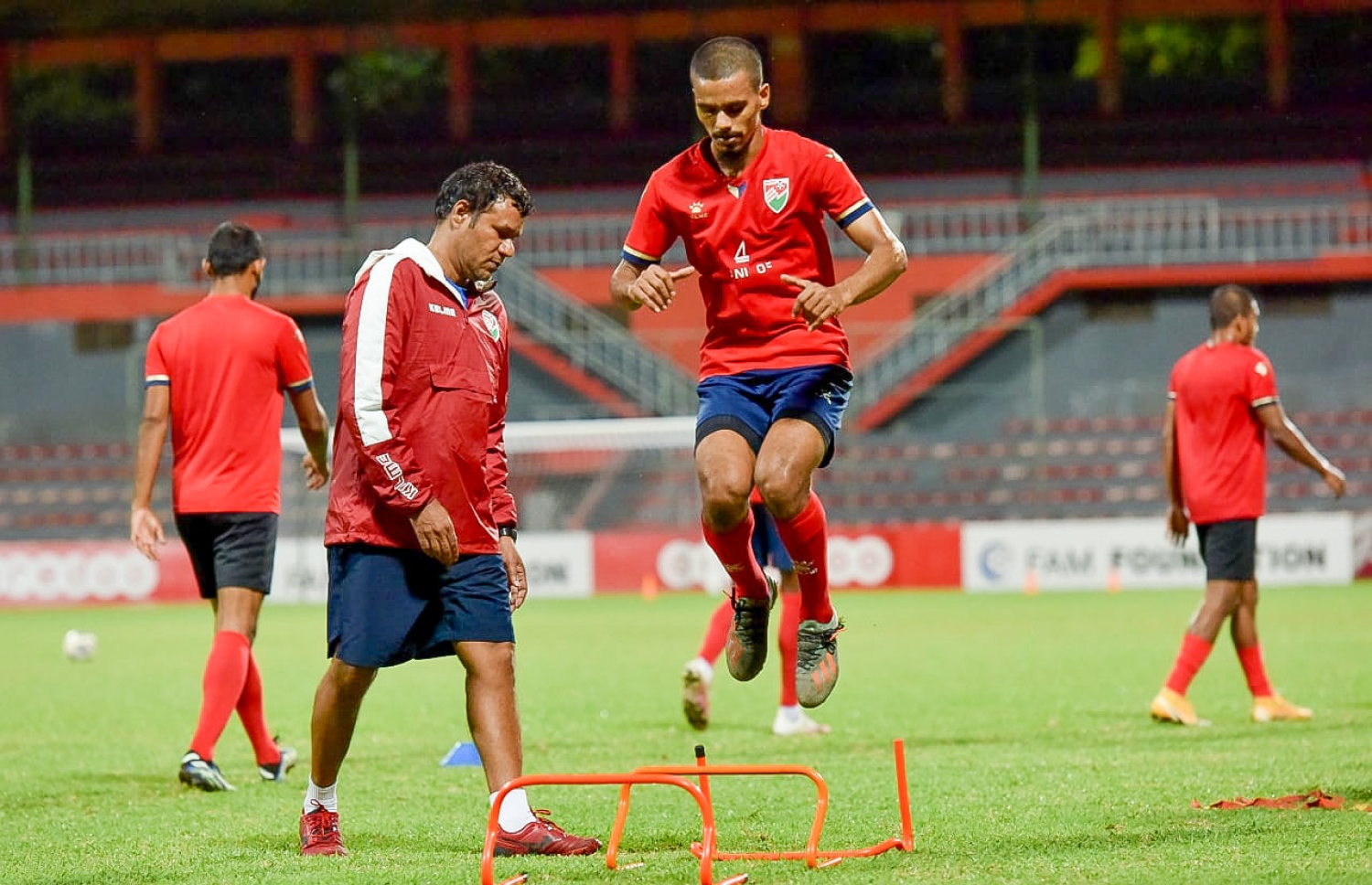 ގައުމީ ޓީމުގެ ޕްރެކްޓިހުގައި އިންމަ (ވ) --ފޮޓޯ: އެފްއޭއެމް