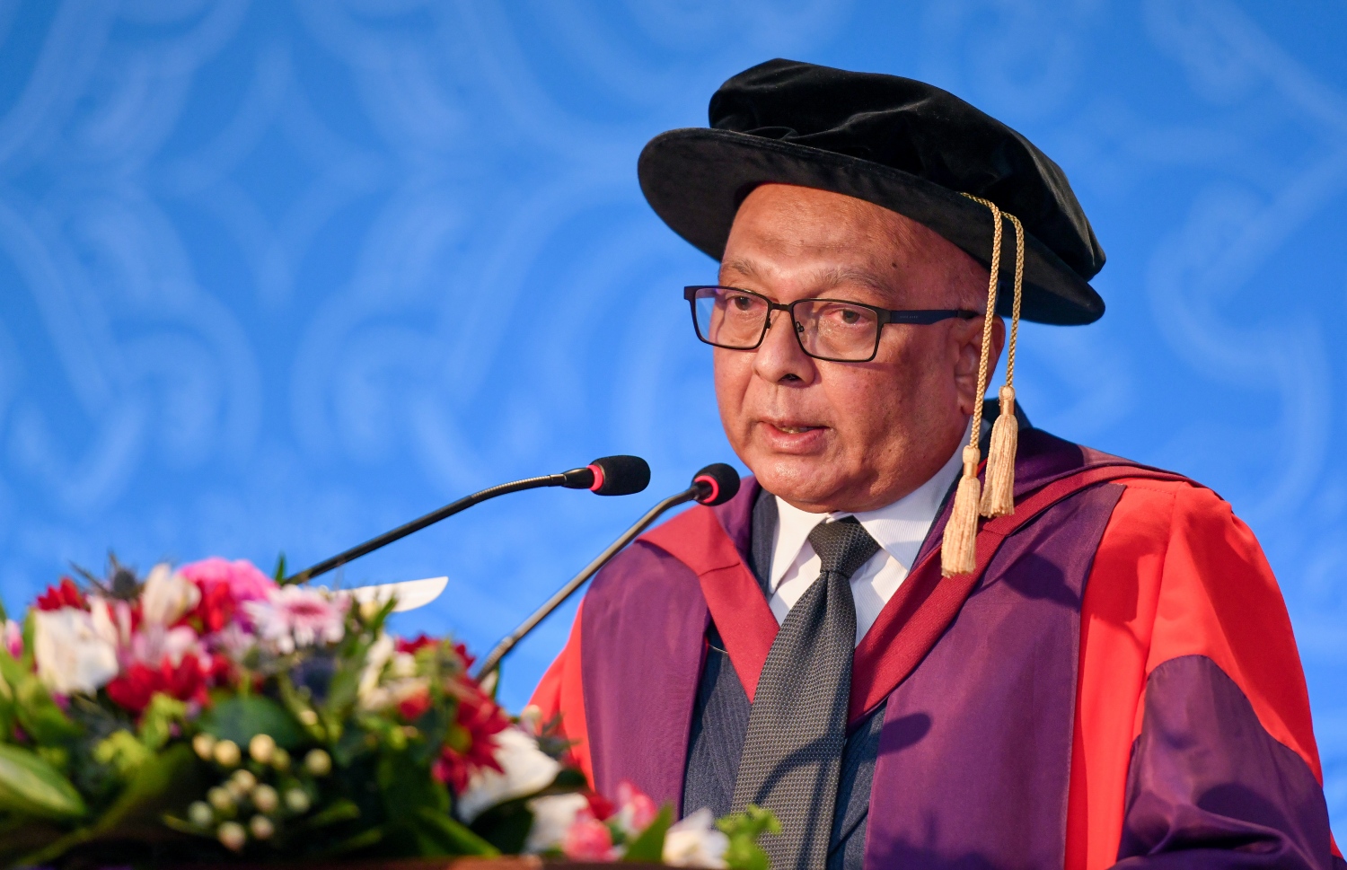 މާލެ ސެޕްޓެމްބަރު 24، 2021- ވިލާ ކޮލެޖެގެ ގްރެޖުއޭޝަން ހަފުލާގައި، އެ ކޮލެޖުގެ ރެކްޓާ ޑރ. އަހުމަދު އަންވަރު ވާހަކަ ދައްކަވަނީ.---ފޮޓޯ: އަހުމަދު އަވްޝަން/ މިހާރު