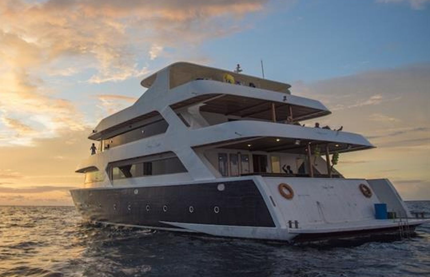 އިއްޔެ ހެނދުނު ހިނގި ހާދިސާގައި އަޑިއަށް ދިޔަ ހޭންޑީ ކްރޫޒް ސަފާރީ --