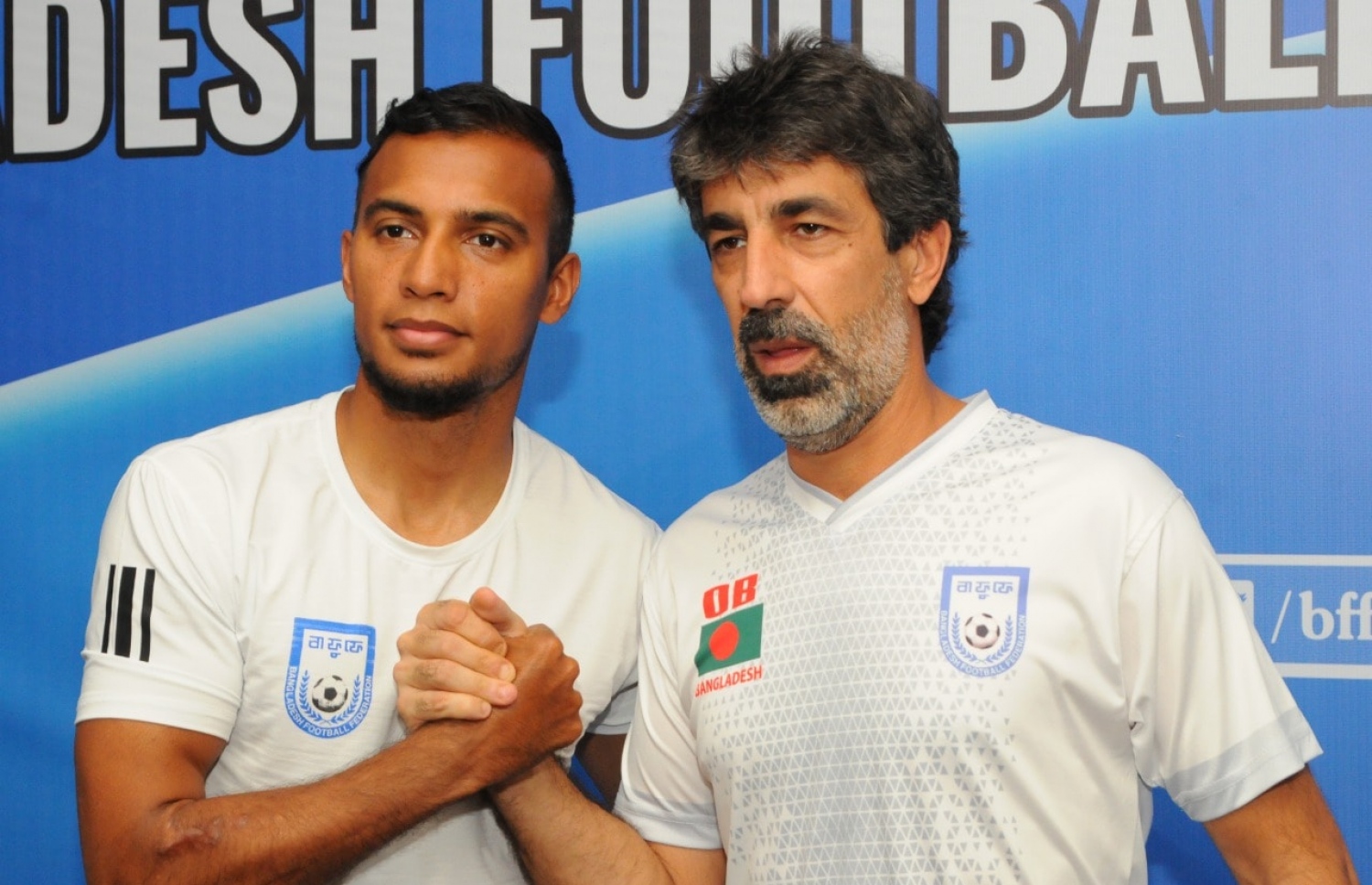 އޮސްކާ އާއި ބަންގްލަދޭޝްގެ ކެޕްޓަން ޖަމާލް