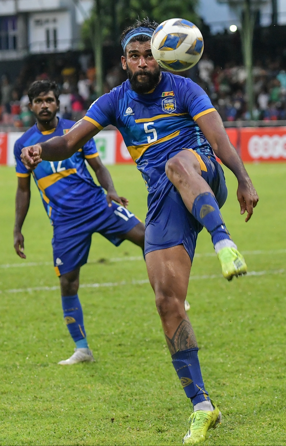 މާލެ- އޮކްޓޯބަރ 1، 2021: އުރީދޫ ސާފް ޗެމްޕިއަންޝިޕްގެ ފުރަތަމަ މެޗުގައި މިއަދު ސްރީ ލަންކާ އާއި ބަންގްލްދޭޝް ބައްދަލުކުރި މެޗުގެ ތެރެއިން، މިމެޗު  1-0 އިން މޮޅުވެ، ބަންގްލްދޭޝް ވަނީ މުބާރާތުގެ ފެށުން ރަނގަޅުކޮށްފައި--.ފޮޓޯ: ނިޝާން އަލީ/މިހާރު