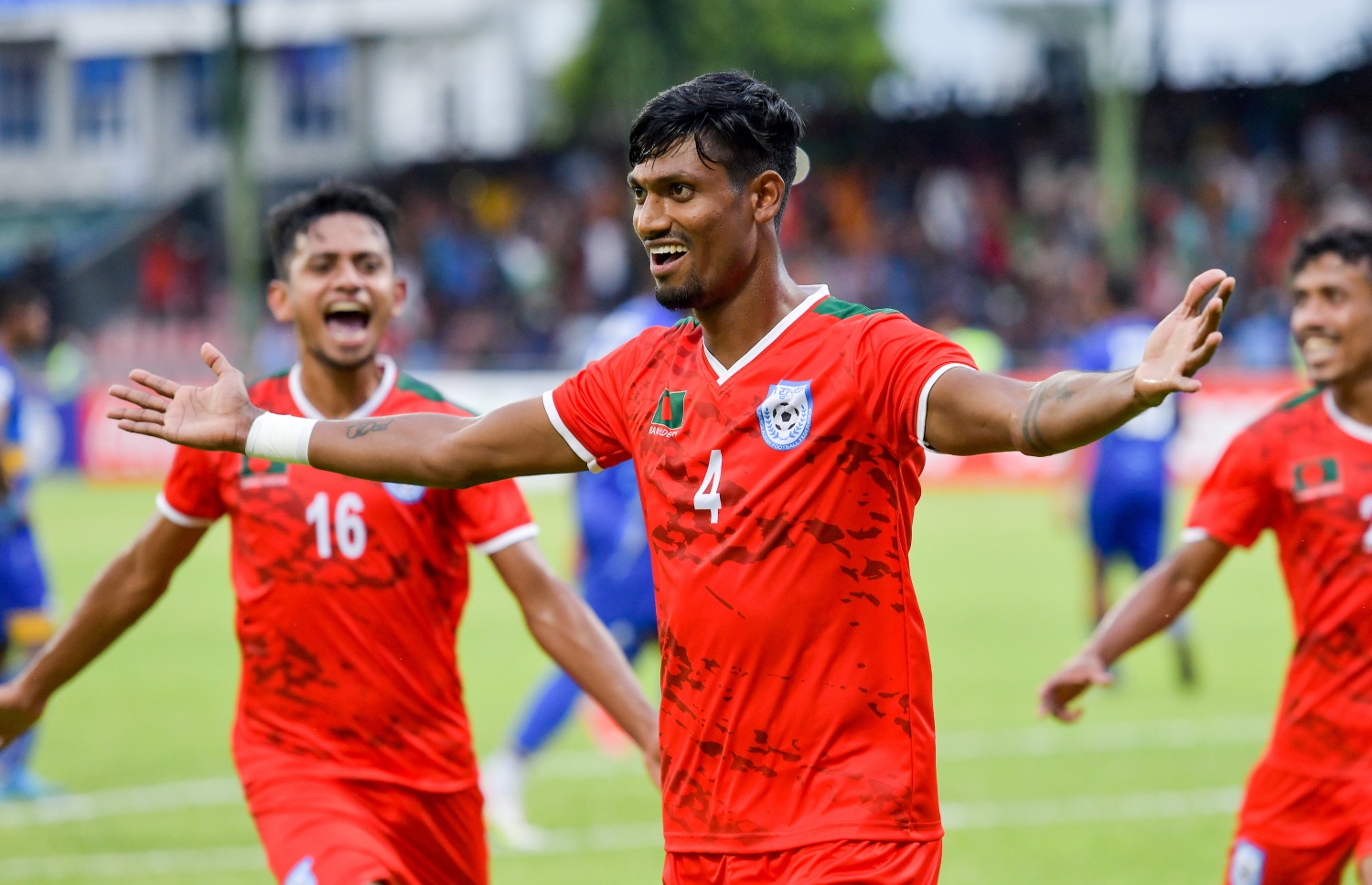 މާލެ- އޮކްޓޯބަރ 1، 2021: އުރީދޫ ސާފް ޗެމްޕިއަންޝިޕްގެ ފުރަތަމަ މެޗުގައި މިއަދު ސްރީ ލަންކާ އާއި ބަންގްލްދޭޝް ބައްދަލުކުރި މެޗުގެ ތެރެއިން، މިމެޗު  1-0 އިން މޮޅުވެ، ބަންގްލްދޭޝް ވަނީ މުބާރާތުގެ ފެށުން ރަނގަޅުކޮށްފައި--.ފޮޓޯ: ނިޝާން އަލީ/މިހާރު