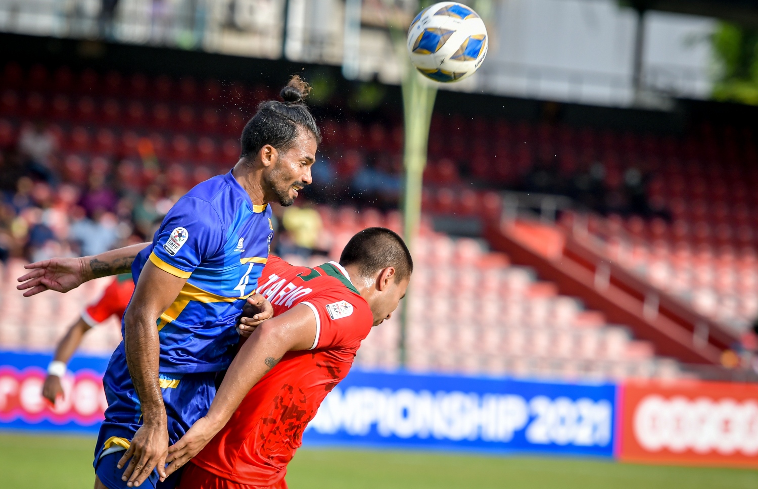 މާލެ- އޮކްޓޯބަރ 1، 2021: އުރީދޫ ސާފް ޗެމްޕިއަންޝިޕްގެ ފުރަތަމަ މެޗުގައި މިއަދު ސްރީ ލަންކާ އާއި ބަންގްލްދޭޝް ބައްދަލުކުރި މެޗުގެ ތެރެއިން، މިމެޗު  1-0 އިން މޮޅުވެ، ބަންގްލްދޭޝް ވަނީ މުބާރާތުގެ ފެށުން ރަނގަޅުކޮށްފައި--.ފޮޓޯ: ނިޝާން އަލީ/މިހާރު