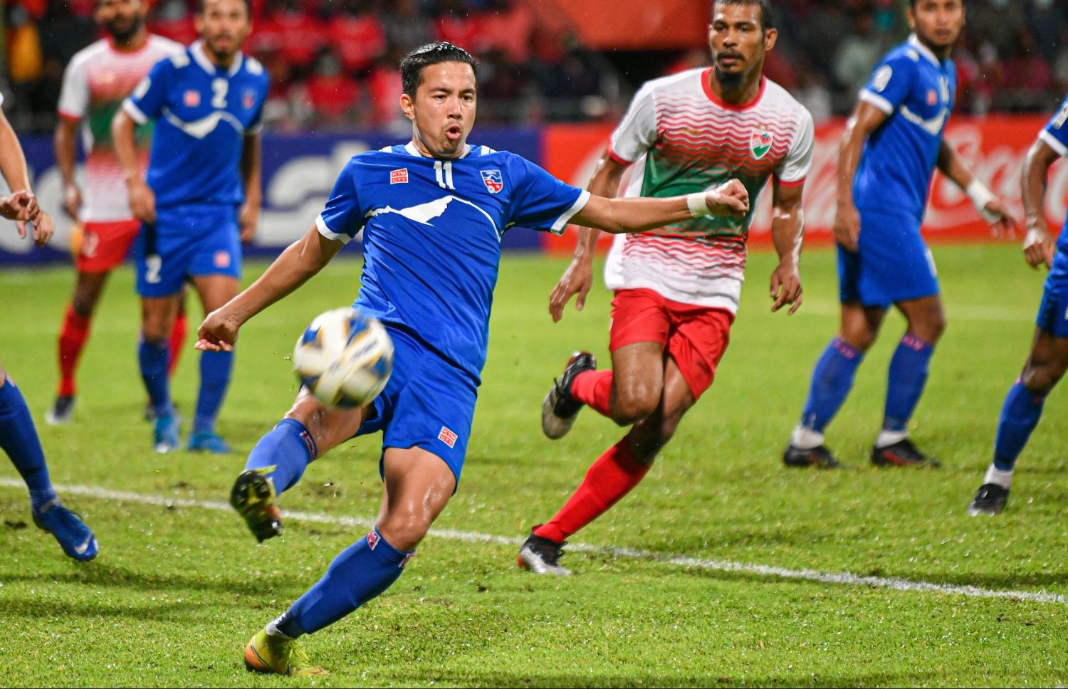 މާލެ- އޮކްޓޯބަރ 1، 2021: އުރީދޫ ސާފް ޗެމްޕިއަންޝިޕްގައި މިރޭ ރާއްޖެ އާއި ނޭޕާލް ކުޅުނު މެޗުގެ ތެރެއިން، މިމެޗު 1-0 ގެ ނަތީޖާއުކުން ކާމިޔާބުކުރީ ނޭޕާލް-. ފޮޓޯ: ފަޔާޒް މޫސާ / މިހާރު