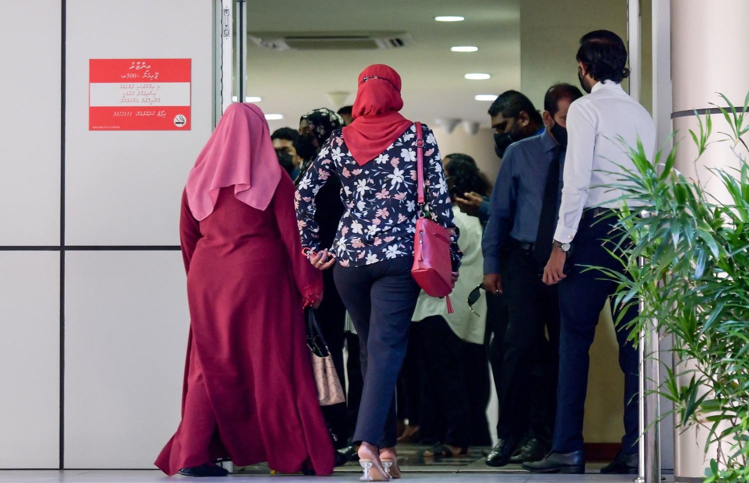 ސިވިލް ސާވިސް މުވައްޒަފުން ގިނަ އަދަދަކަށް މަސައްކަތްކުރާ އޮފީސްތައް ހުންނަ، ވެލާނާގެއަށް ބަޔަކު ވަންނަނީ.-- މިހާރު ފައިލް ފޮޓޯ