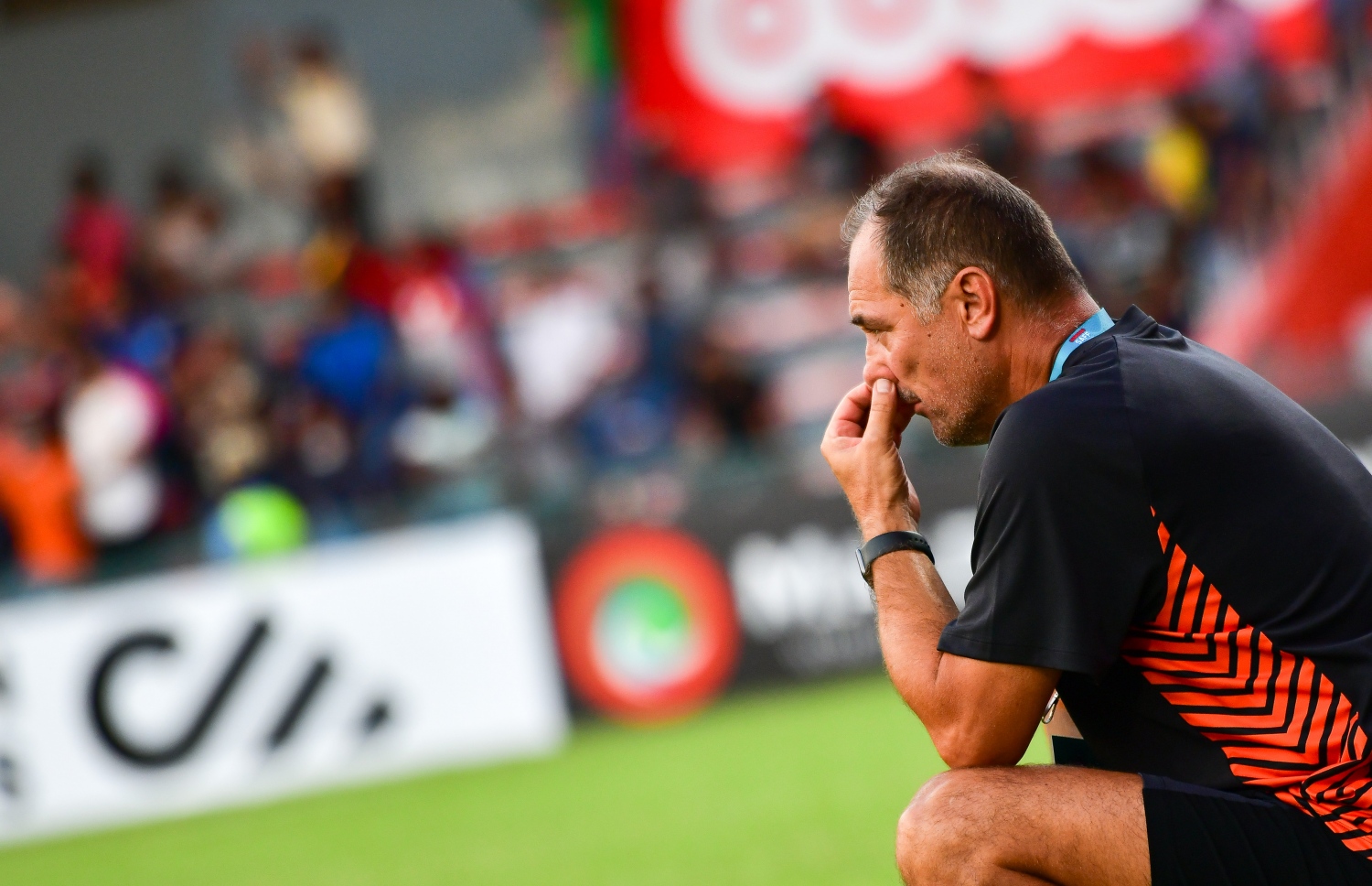 މާލެ- އޮކްޓޯބަރ 4، 2021: އުރީދޫ ސާފް ޗެމްޕިއަންޝިޕްގައި މިއަދު އިންޑިއާ އާއި ބަންގްލްދޭޝް ބައްދަލުކުރި މެޗުގެ ތެރެއިން، ދެ ވަނަ ހާފްގެ ބޮޑުބައި އެއް ކުޅުންތެރިއަކު މަދުކޮށް ކުޅުނު ބަންގްލަދޭޝް އިން ވަނީ މުބާރާތުގެ އެންމެ ކާމިޔާބު ޓީމު އިންޑިއާއާ 1-1 އިން އެއްވަރުކޮށްފައި--. ފޮޓޯ: ނިޝާން އަލީ/މިހާރު