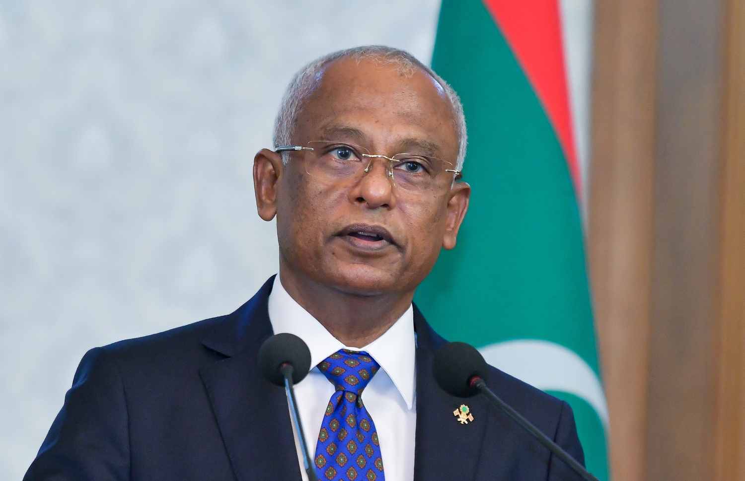 އދ. ގެ އާންމު މަޖިލީހުގެ ރައީސް ޝާހިދާއެކު ރައީސް އިބްރާހިމް މުހައްމަދު ސޯލިހު މިއަދު ބޭއްވެވި ޖޮއިންޓް ޕްރެންސް ކޮންފަރެެންސްގައި ވާހަކަފުޅު ދައްކަވަނީ.---ފޮޓޯ: ފަޔާޒް މޫސާ