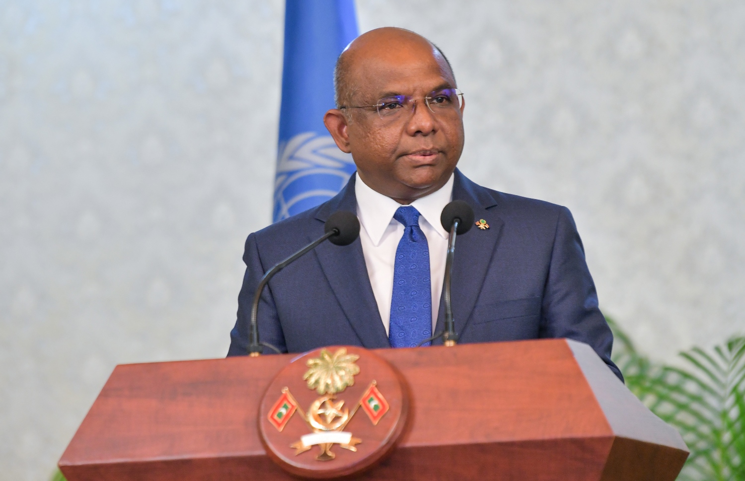 އދ. ގެ އާންމު މަޖިލީހުގެ ރައީސް ޝާހިދު މިއަދު ރައީސް އޮފީހުގައި ޖޮއިންޓް ޕްރެސް ކޮންފަރެންސްގައި ވާހަކަ ދައްކަވަނީ.---ފޮޓޯ: ފަޔާޒް މޫސާ