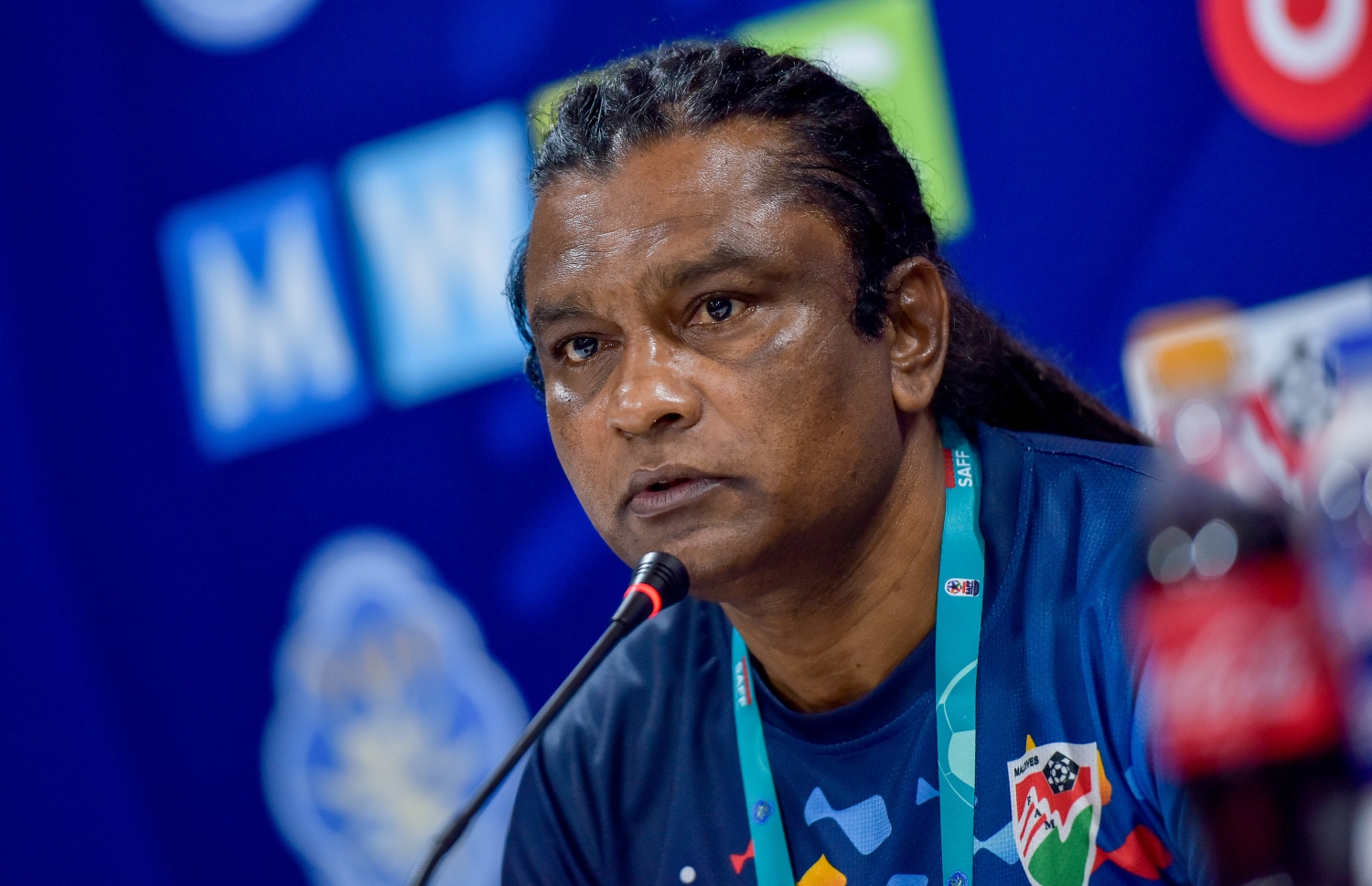 ގައުމީ ޓީމްގެ ޕްރެސްގައި ސުޒޭން ވާހަކަ ދައްކަނީ --- ފޮޓޯ: ފަޔާޒު މޫސާ | މިހާރު