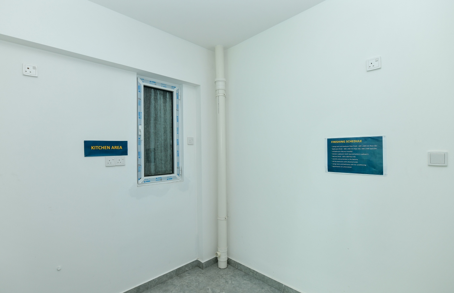 ހުޅުމާލެ: އޮކްޓޫބަރު 7، 2021- ހުޅުމާލޭގެ ދެވަނަ ފިޔަވަހީގައި އިމާރާތްކުރާ ވިނަރެސް ފްލެޓްތަކުގެ ތެރެއިން އާންމުންނަށް ދައްކަން ތައްޔާރު ކޮށްފައިވާ އެޕާޓްމަންޓެއްގެ ބަދިގެ އޭރިއާ.---ފޮޓޯ: ފަޔާޒު މޫސާ/ މިހާރު