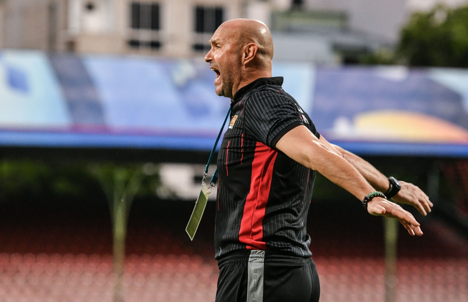 ސްރީ ލަންކާ ޓީމުގެ ކޯޗު އަދި ޓެކްނިކަލް ޑިރެކްޓާ އާމިރު އަލަގިޗް. މުބާރާތަށް ފަހު ޓީމު ކޯޗު ކަމުން ދުރުވެ، އޭނާ ހުންނާނީ ހަމައެކަނި ޓީމުގެ ޓެކްނިކަލް ޑިރެކްޓަރު ކަމުގެ މަގާމުގައި. -- ފޮޓޯ: ނިޝާން އަލީ/ މިހާރު