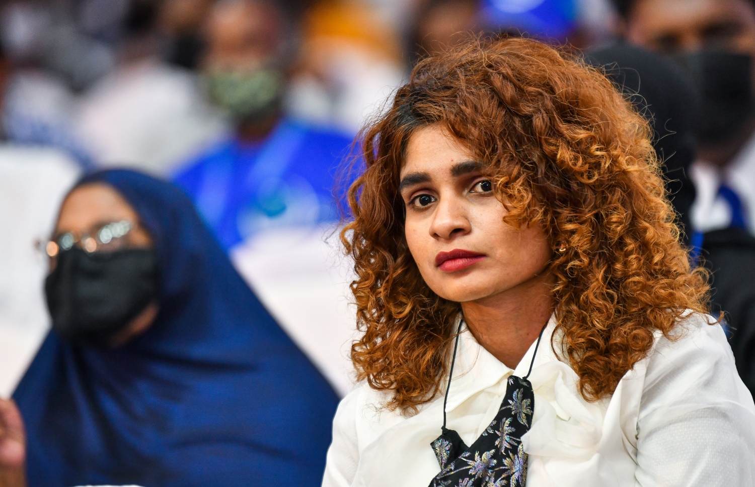 މާލެ: އޮކްޓޯބަރު 8، 2021- މޯލްޑިވްސް ނޭޝަނަލް ޕާޓީ (އެމްއެންޕީ) އުފައްދަން މިރޭ ޣިޔާސުއްދީން ސްކޫލުގައި ބޭއްވި ޖަލްސާގެ ތެރެއިން.---ފޮޓޯ: ފަޔާޒް މޫސާ/މިހާރު