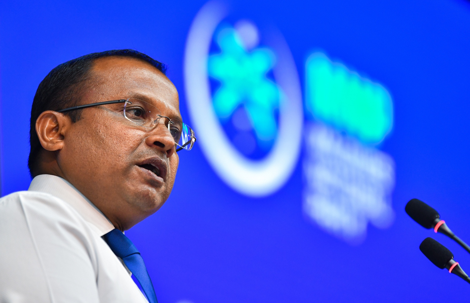 މާލެ: އޮކްޓޯބަރު 8، 2021- މޯލްޑިވްސް ނޭޝަނަލް ޕާޓީ (އެމްއެންޕީ) އުފައްދަން މިރޭ ޣިޔާސުއްދީން ސްކޫލުގައި ބޭއްވި ޖަލްސާގައި، އެ ޕާޓީގެ ނައިބު ރައީސް ރިޔާޒް ވާހަކަ ދައްކަވަނީ.---ފޮޓޯ: ފަޔާޒް މޫސާ/މިހާރު