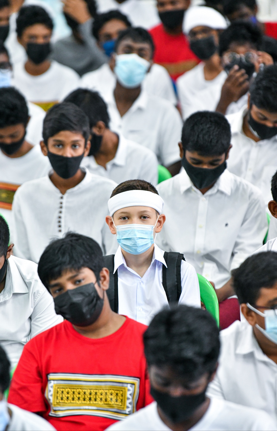 ހުޅުމާލޭ: އޮކްޓޫބަރު 2021- ބްރައިޓްވޭ އިންޓަނޭޝަނަލް ސްކޫލުގެ ޓީޗަރުންނާއި އެކި އުމުރުފުރައިގެ ދަރިވަރުން ބައިވެރިގެން ރާއްޖޭގެ ގައުމީ ދުވަސް ފާހަގަކުރަން ބޭއްވި އެސެމްބްލީގެ ތެރެއިން.--- ފޮޓޯ؛ ފަޔާޒު މޫސާ / މިހާރު