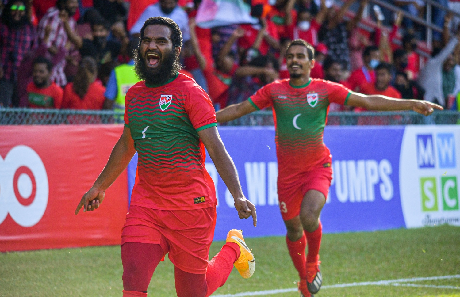 މާލެ- އޮކްޓޯބަރ 10، 2021: އުރީދޫ ސާފް ޗެމްޕިއަންޝިޕްގައި މިއަދު ރާއްޖެ އާއި ސްރީ ލަންކާ ކުޅުނު މެޗުގެ ތެރެއިން--. ފޮޓޯ: ފަޔާޒް މޫސާ/ މިހާރު