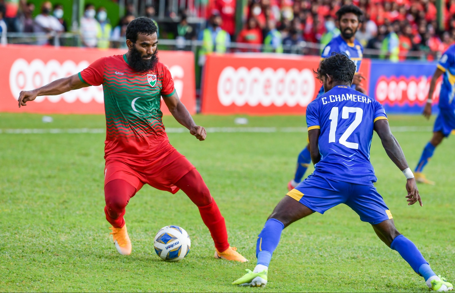 މާލެ- އޮކްޓޯބަރ 10، 2021: އުރީދޫ ސާފް ޗެމްޕިއަންޝިޕްގައި މިއަދު ރާއްޖެ އާއި ސްރީ ލަންކާ ކުޅުނު މެޗުގެ ތެރެއިން--. ފޮޓޯ: ފަޔާޒް މޫސާ/ މިހާރު