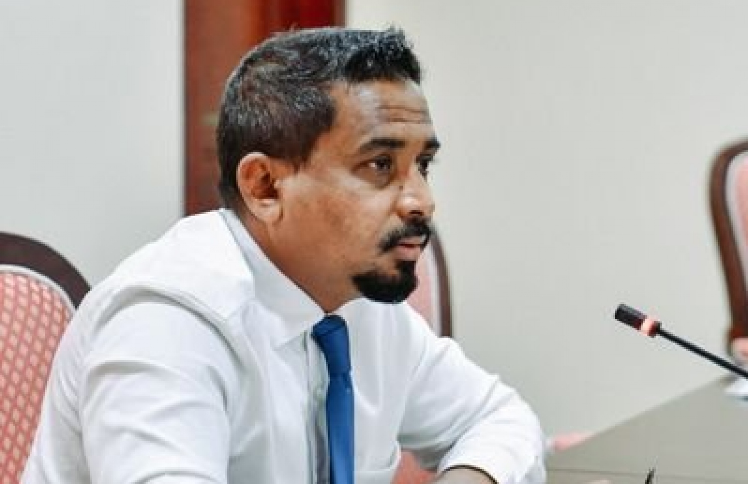 މަޖިލިސް މެންބަރު އިކްރާމް: ގާނޫނެއް ގެންނައިރު ވަރަށް ބޮޑަށް މަޝްވަރާކޮށް ނޭދެވޭ އަސަރު ނާންނާނެ ގޮތްތައް ބަލަން ޖެހޭ ކަމަށް ވިދާޅުވި