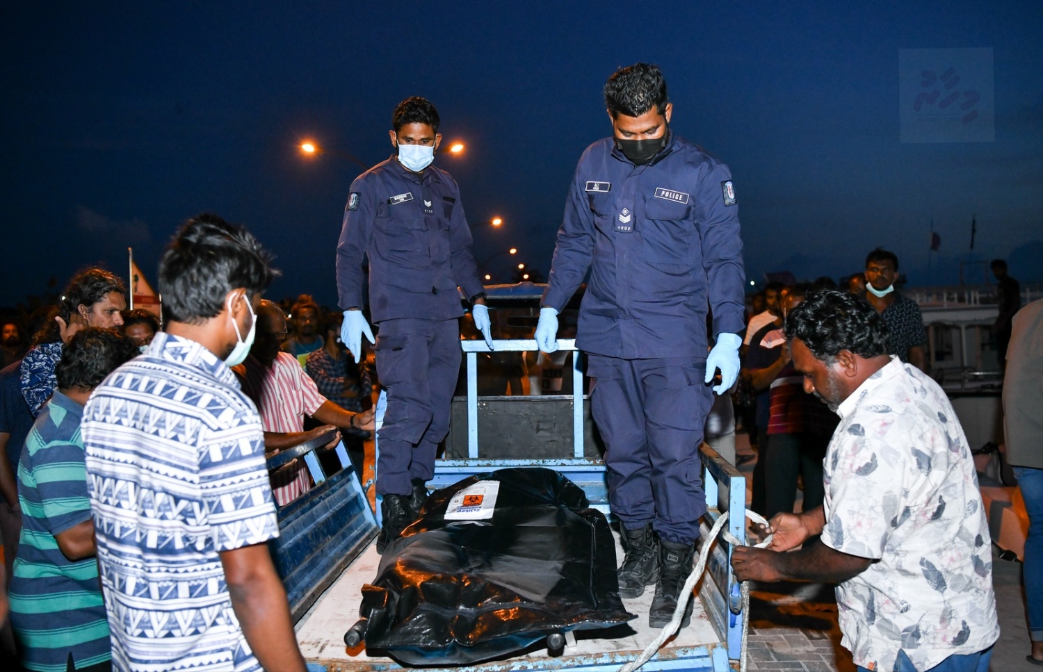 މަހުމޫދުގެ މަރާއެކު މުޅި ދަނގެއްޗަށް ހިތާމަވެރިކަން