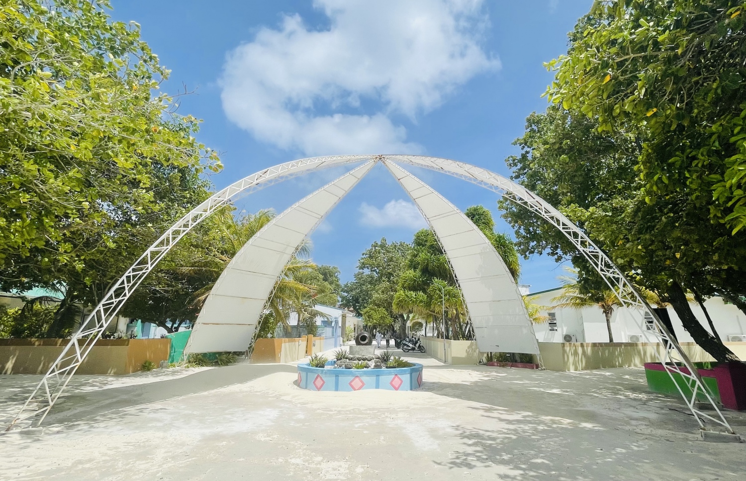 އދ. ދަނގެތި: ރަށު ކައުންސިލުން ވެސް ބުނާ ގޮތުގައި ދަނގެއްޗަކީ އަމާން ރަށެއް. އެ ރަށު މީހަކު ބޮޑު ކުށެއް ކޮށްފާނެ ކަމަށް އެއްވެސް މީހަކަށް ގަބޫލެއް ނުކުރެވޭ -- ފޮޓޯ: ނިޝާން އަލީ/މިހާރު