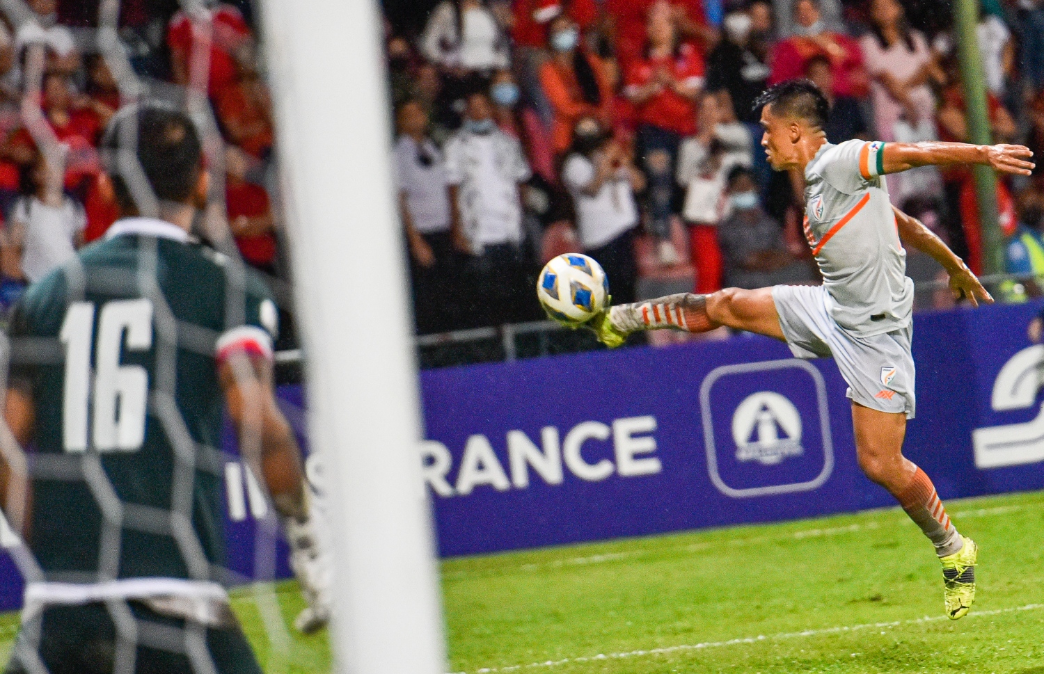 މާލެ - އޮކްޓޯބަރު 16، 2021: އިންޑިއާއި ނެޕާލް ކުޅުނު އުރީދު ސާފް ޗެމްޕިއަންޝިޕް 2021 ފައިނަލް މެޗުގެ ތެރެއިން: ފަހު ހާފުގައި ޖެހި 3 ގޯލުން މެޗު ކާމިޔާބުކޮށް މުބާރާތް ކާމިޔާބުކުރީ އިންޑިއާއިން-- ފޮޓޯ: ފަޔާޒު މޫސާ /. މިހާރު