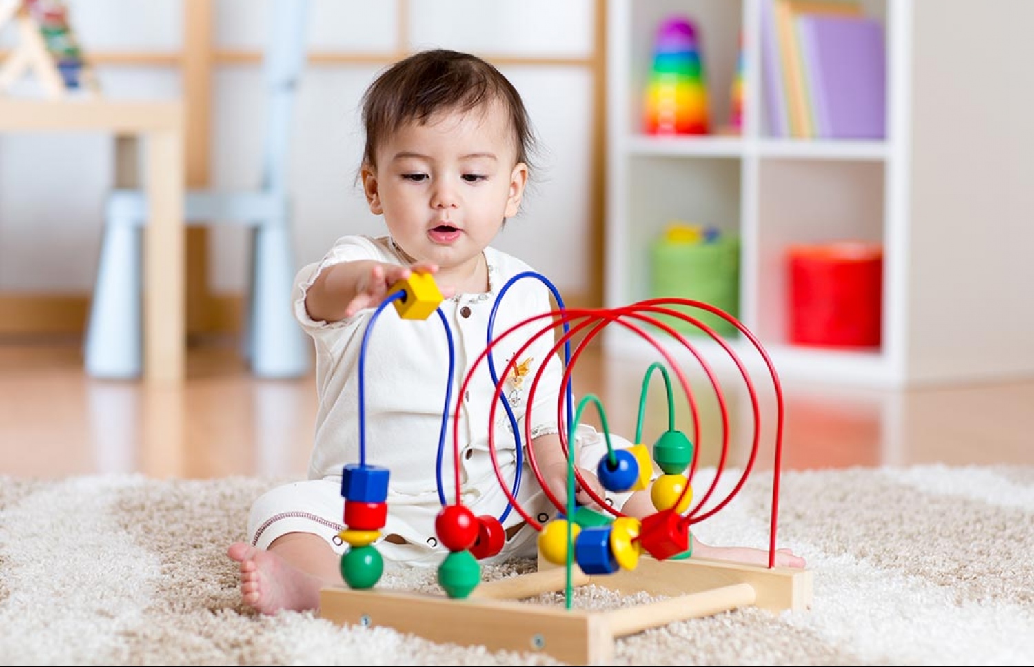 ކުއްޖަކު ކުޅެނީ.