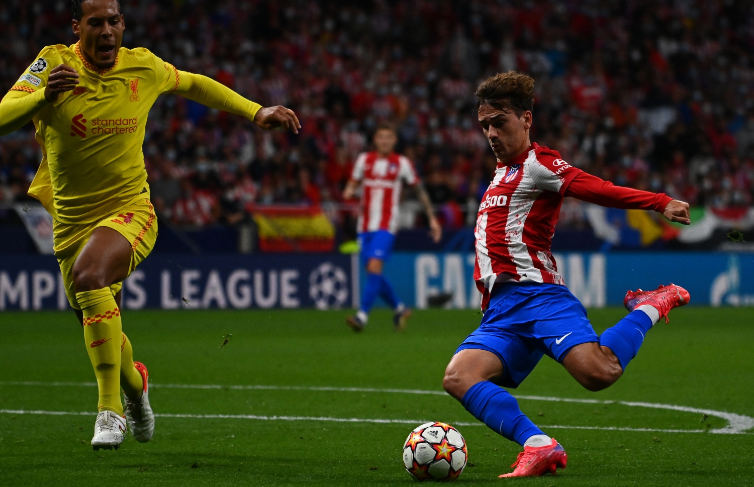 ގްރީޒްމަން ފުރަތަމަ ލަނޑު ޖަހަނީ. -- ފޮޓޯ: އޭއެފްޕީ