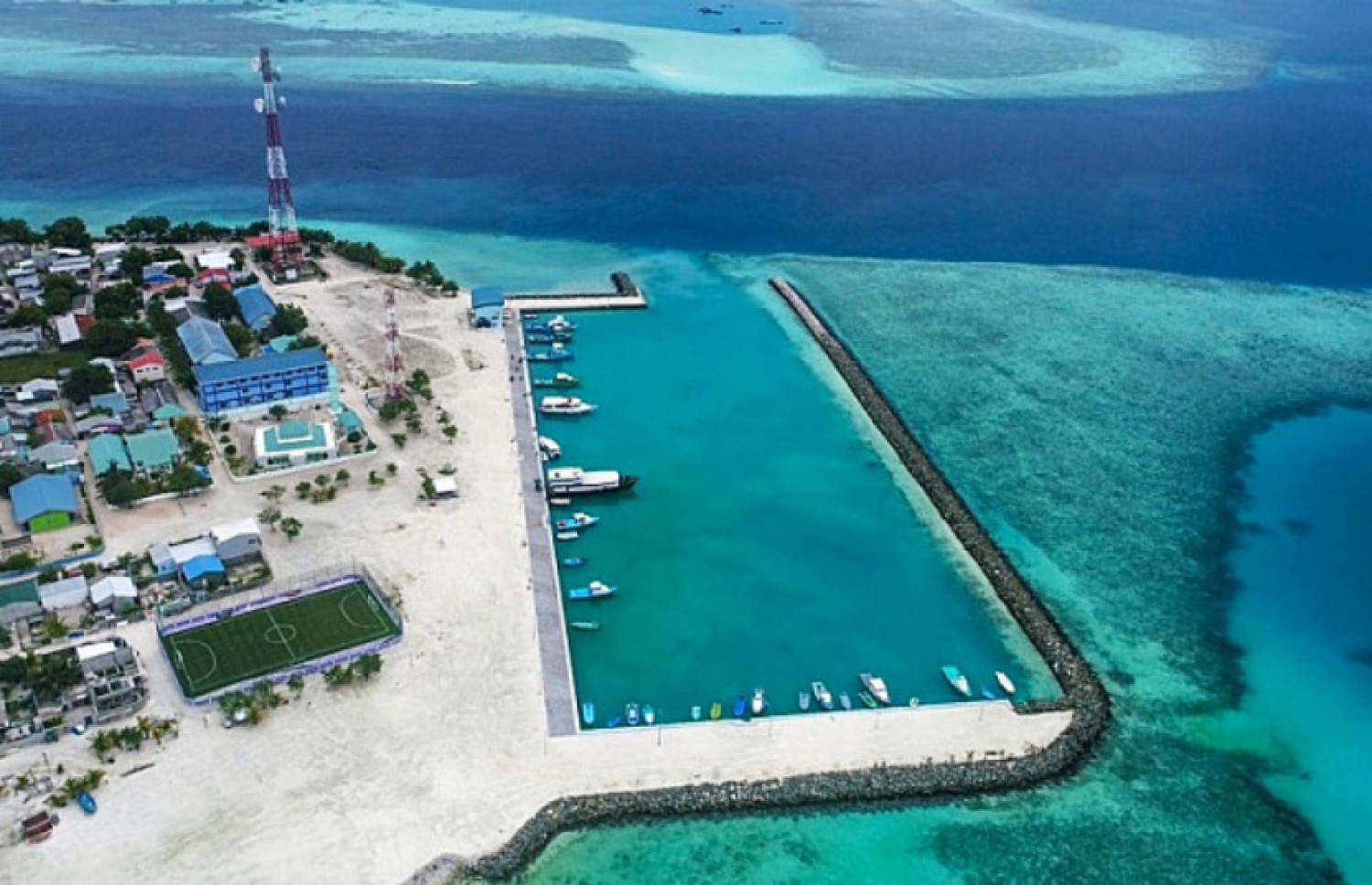 ދިއްގަރު: މި ރަށް މަޝްހޫރުވެފައި އޮންނަނީ މީރު ރިހާކުރު ކައްކާ ރަށުގެ ގޮތުގައި.