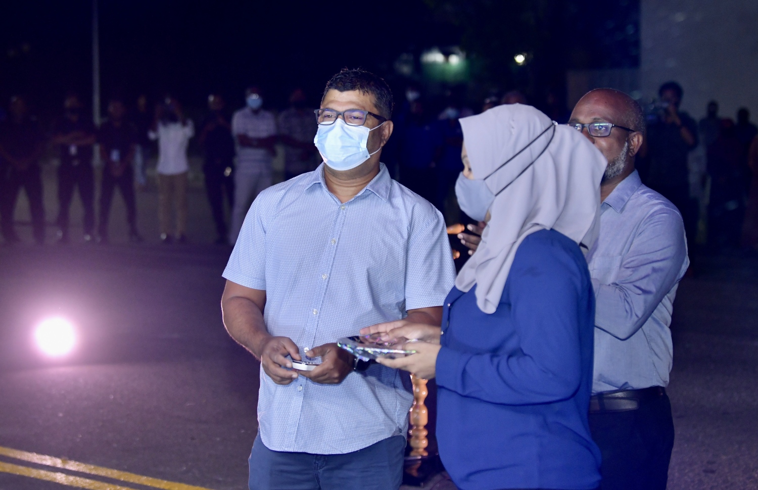 އެމްޕީއެލްގެ ސީއީއޯ ޝާހިދު އަލީ ހުޅުމާލޭގެ އިންޓަނޭޝަނަލް ޕޯޓުގެ އާ އިމާރާތް ރޭ ހުޅުއްވައި ދެއްވަނީ-- ފޮޓޯ: ނިޝާން އަލީ/ މިހާރު