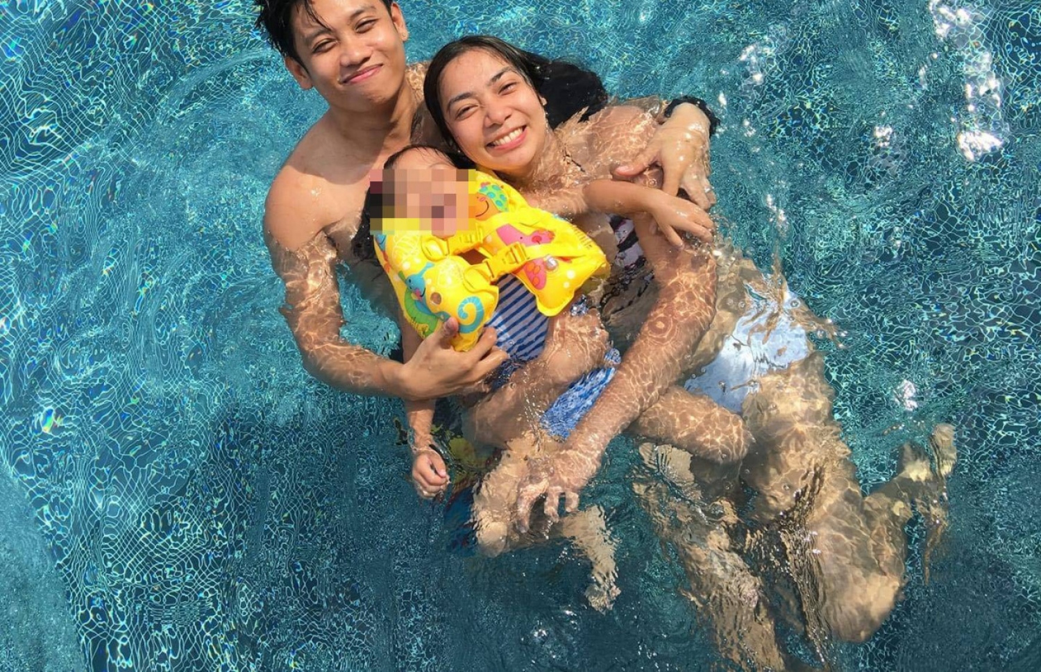 މޭރީ މަރުވުމުގެ ފަސް ދުވަސް ކުރިން ފޭސްބުކްގެ ކަވަ އަށް ލާފައިވާ ފޮޓޯ.